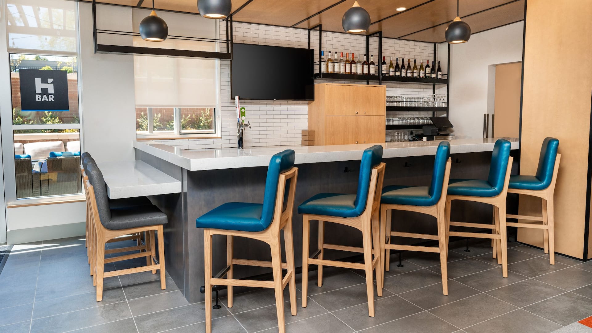 Hyatt House Nashville Airport Bar