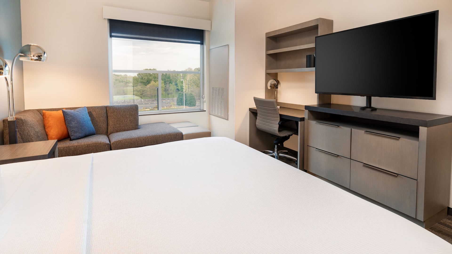 第 3，共 3 Hyatt House Nashville Airport Den King Sofa