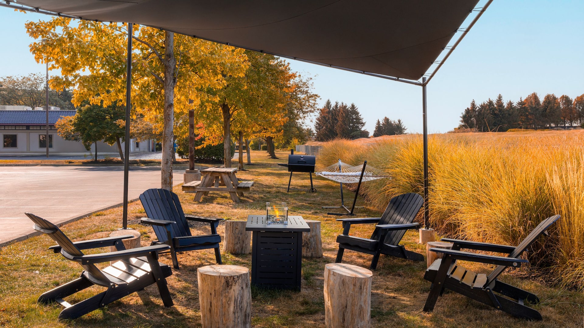 Hyatt Place Columbus/Dublin Backyard Bbq Area Fall View