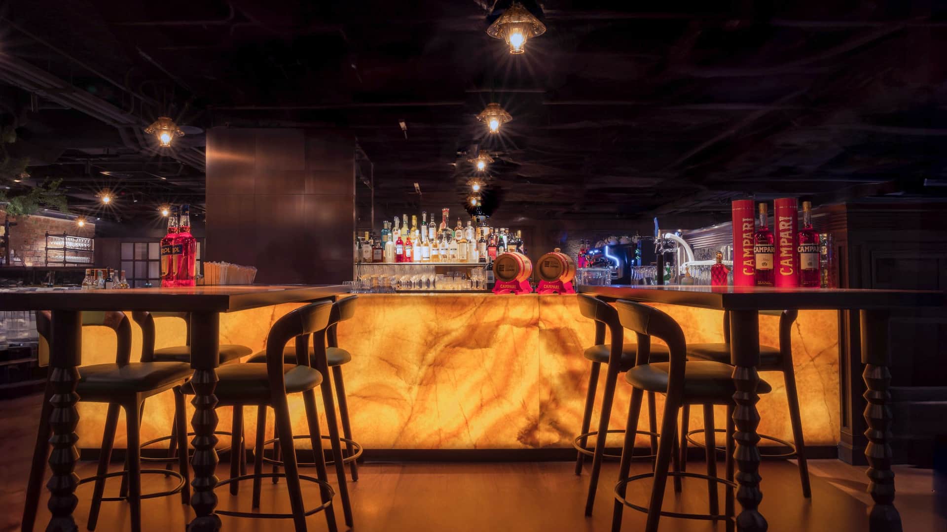 1 of 1 Grand Hyatt Singapore Petes Place Bar