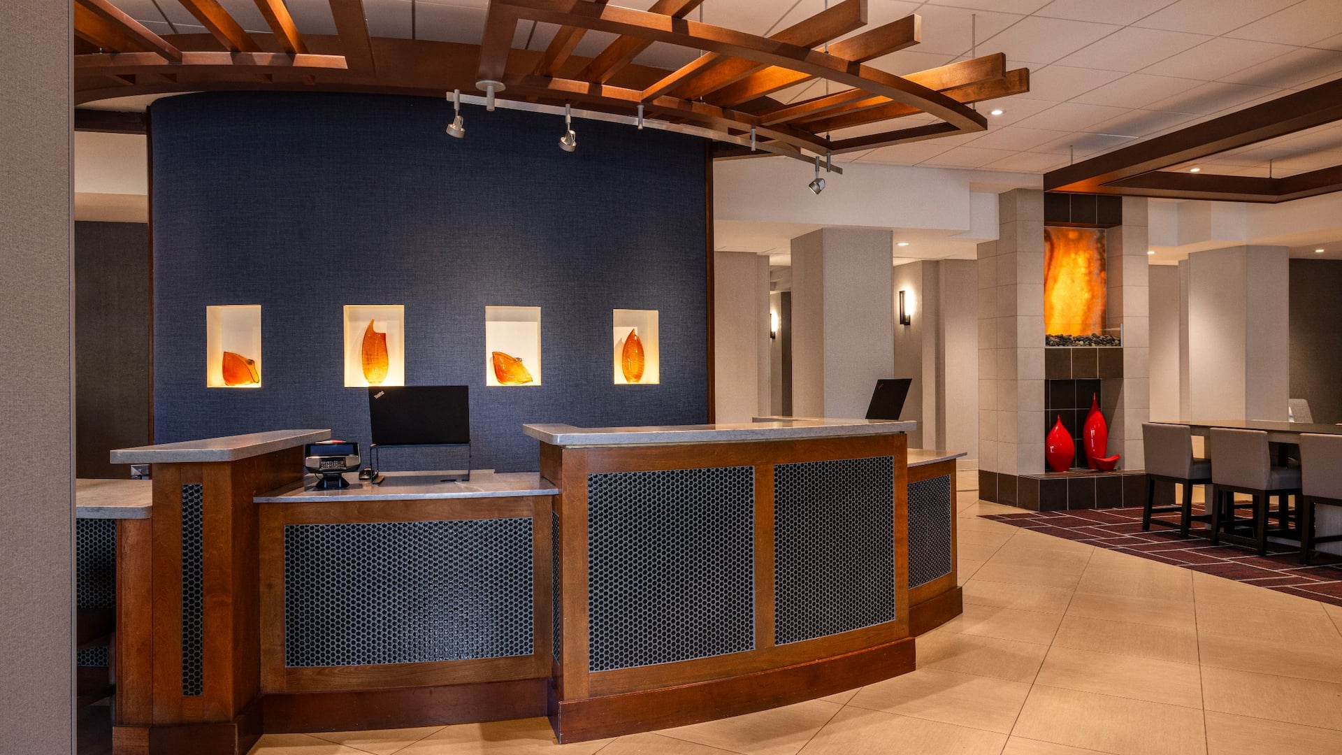 Hyatt Place Detroit/Utica Lobby