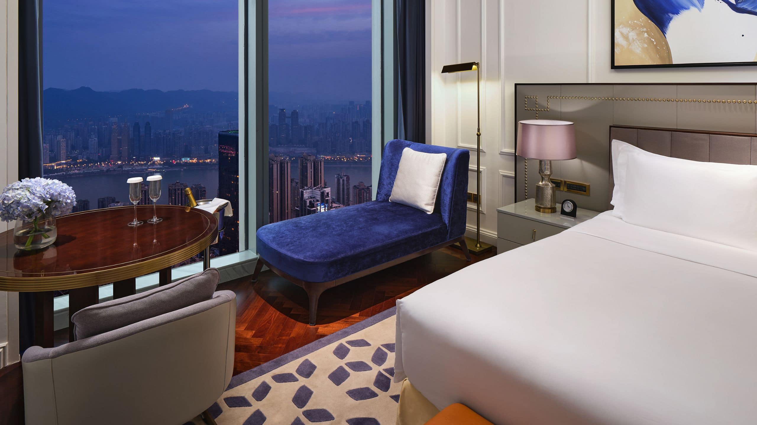 The Lixury Hotel One King Bed River View