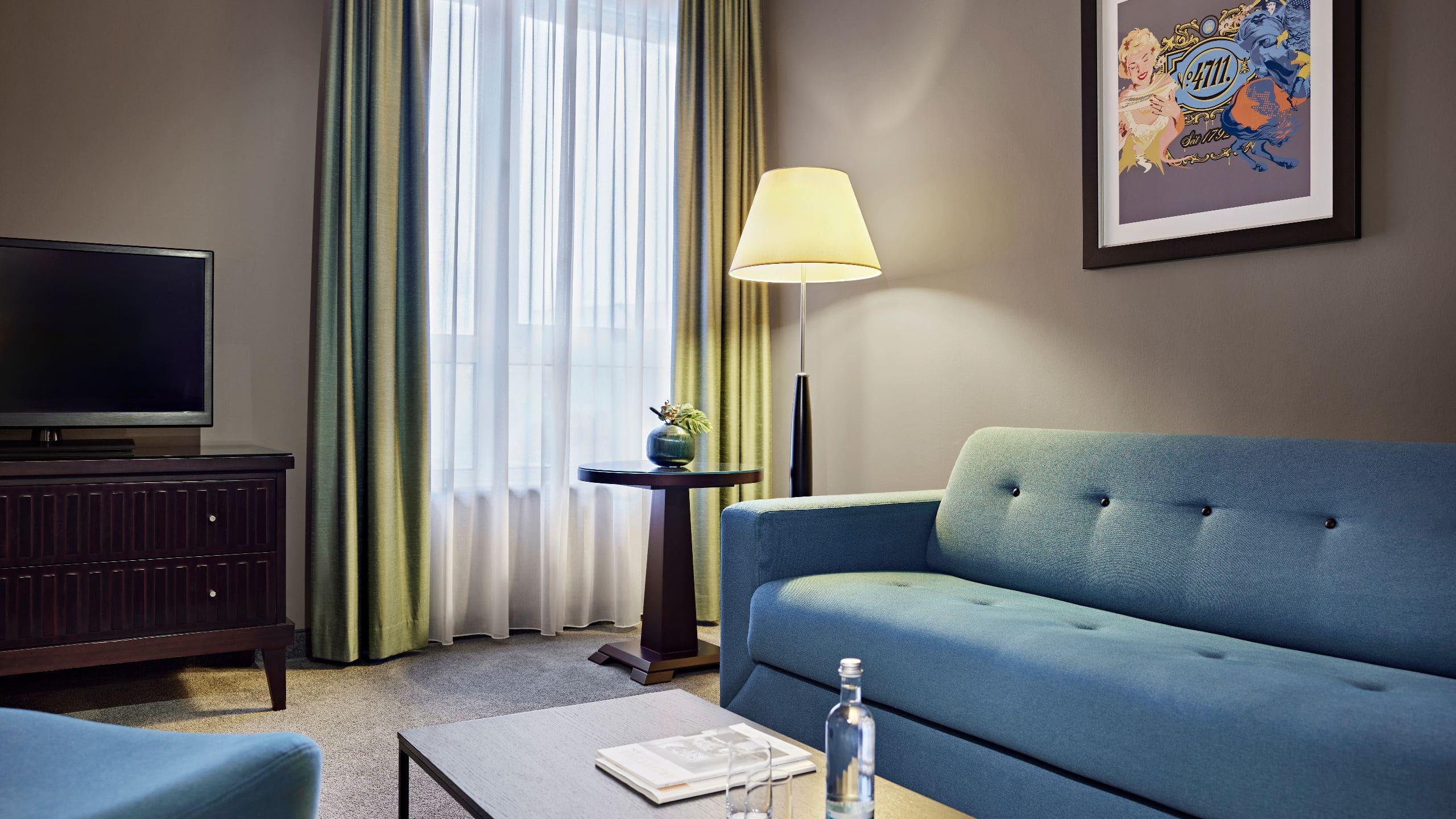 第 5，共 5 Lindner Hotel Cologne City Plaza 1 King Bed Premium Couch Water