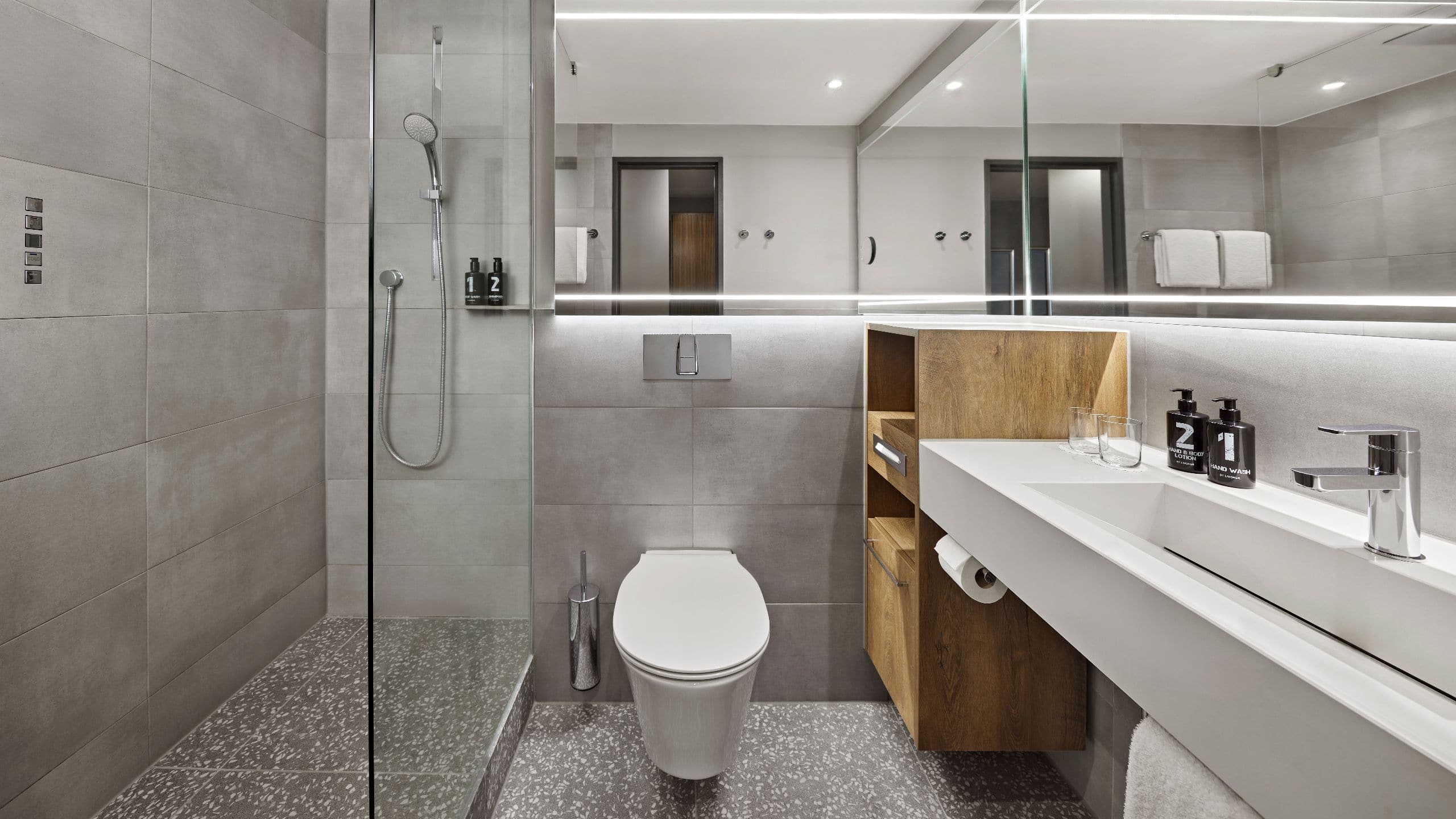 第 5，共 5 Lindner Hotel Cologne City Plaza Bathroom Deluxe Overview
