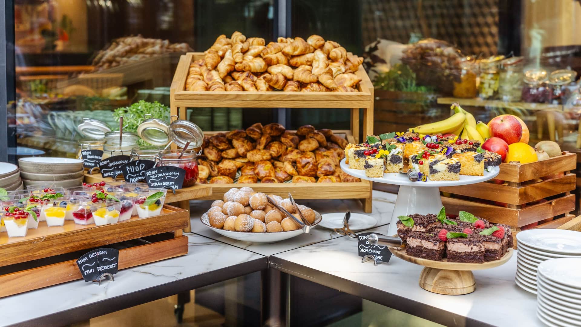 Hyatt Place Krakow Buffet