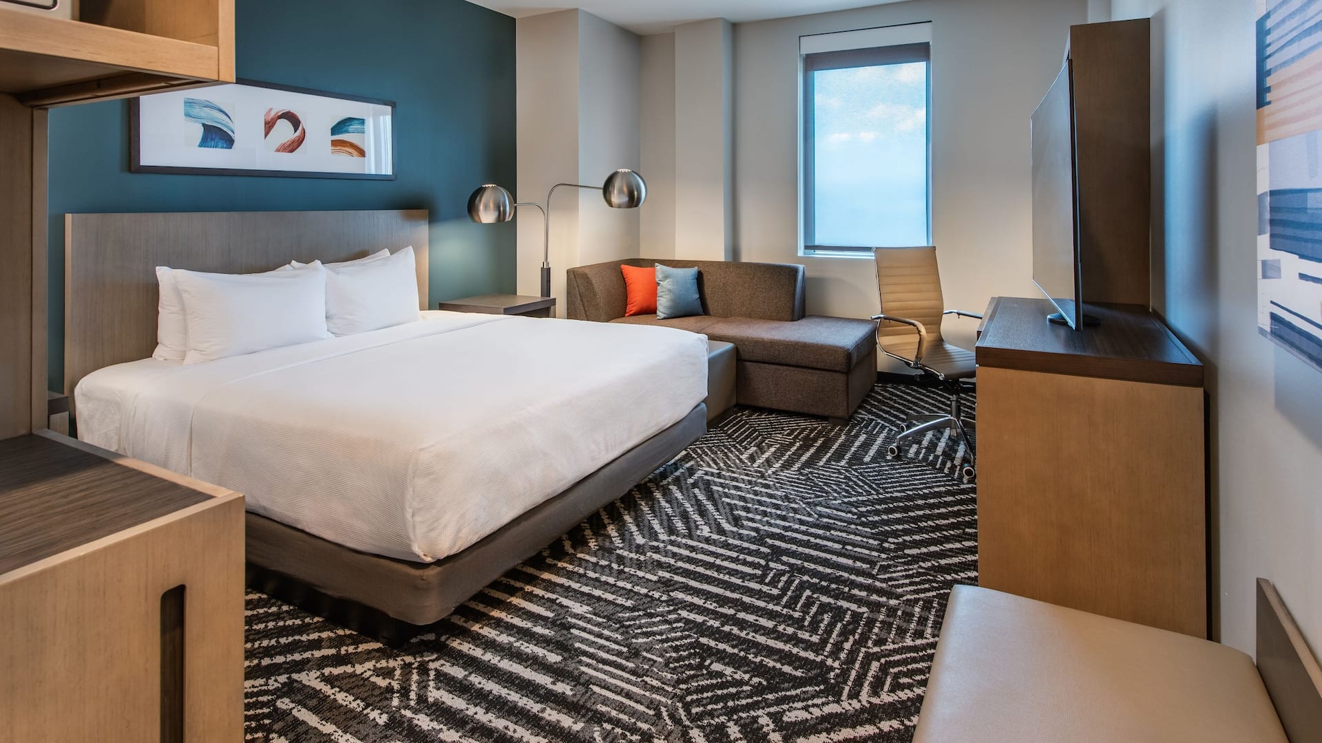 Hyatt House BWI Airport / Baltimore King Bed Den Guestroom