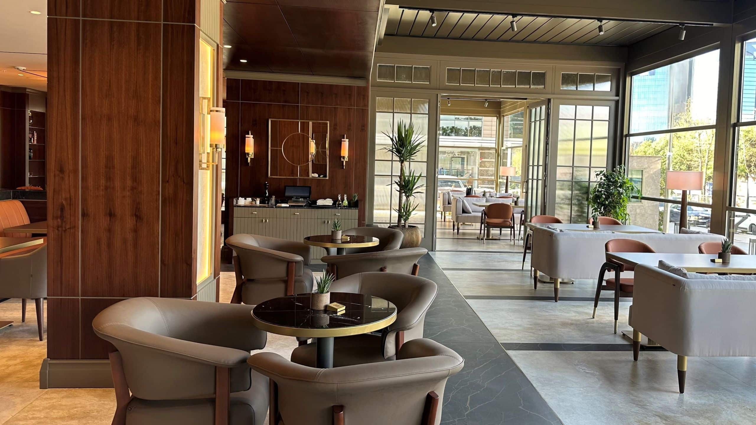 4 / 10 Hyatt Centric Levent Istanbul Gold Bar Restaurant Layout