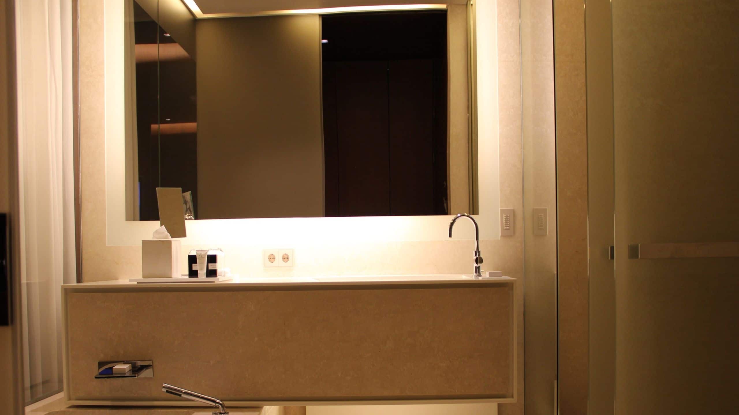 3 de 6 Hyatt Centric Levent Istanbul King Bathroom Sink