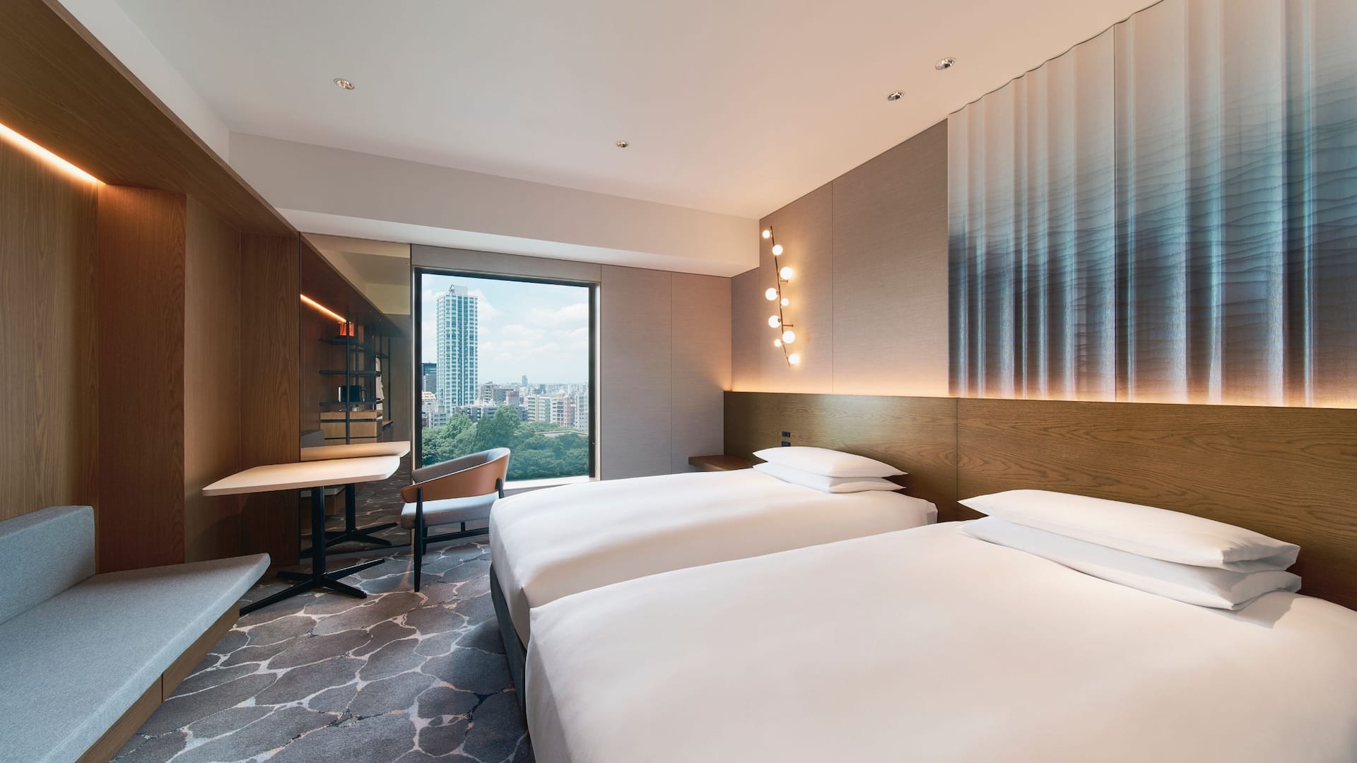 Hyatt Regency Tokyo Two Twin Beds Guestroom