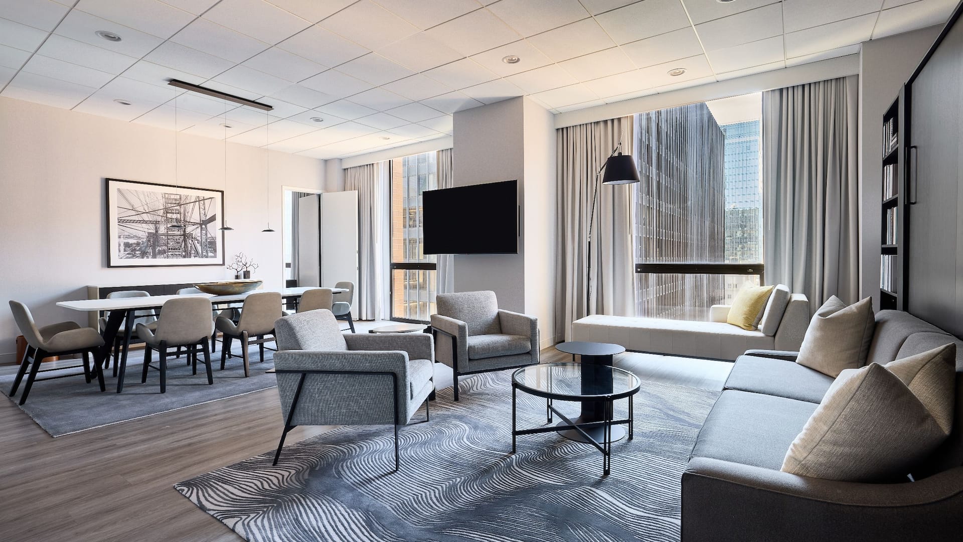 第 4，共 7 Hyatt Regency Chicago East Tower Millennium Suite Long View