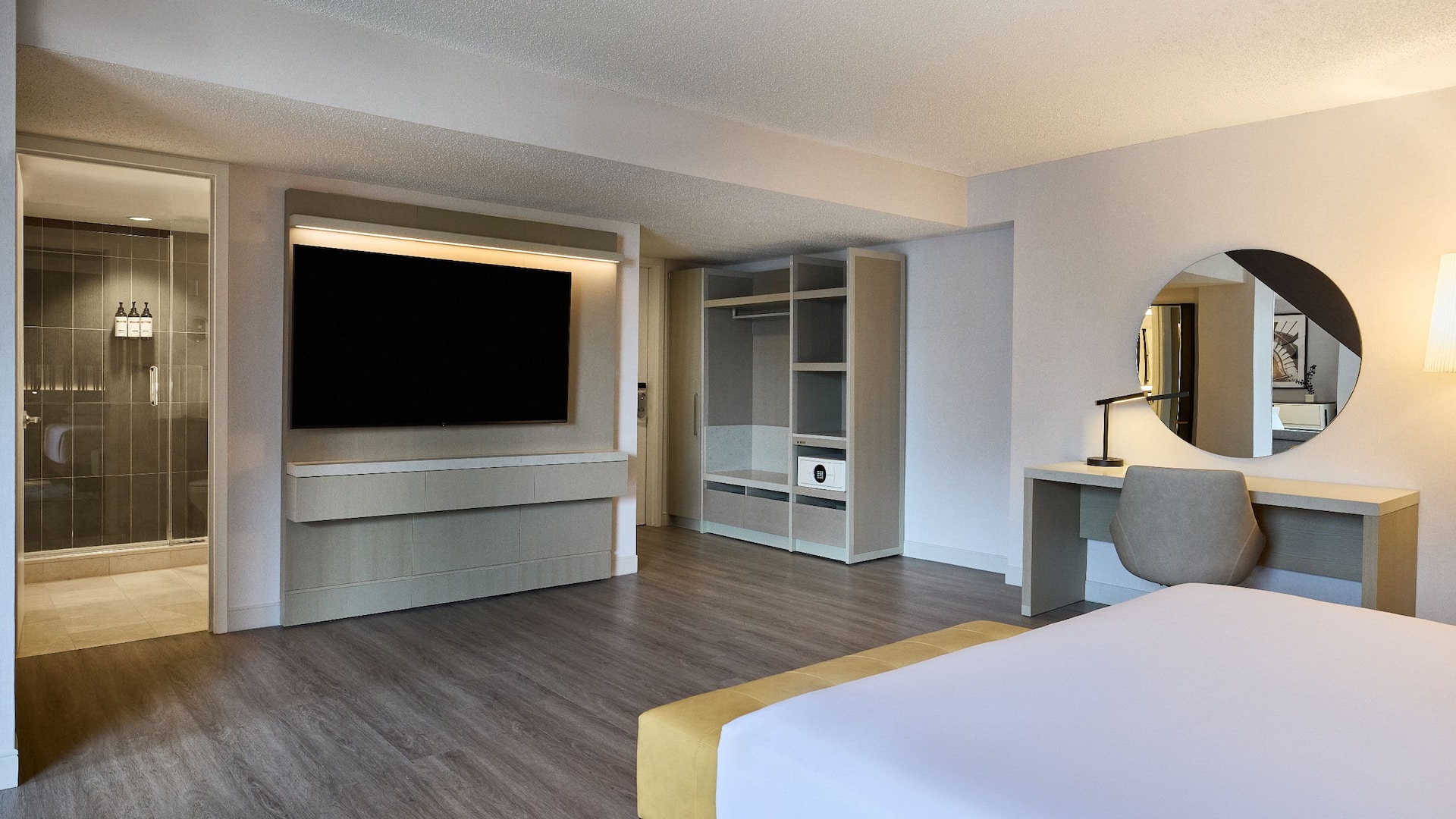 2 of 5 Hyatt Regency Chicago Skyline Suite Television Bathroom