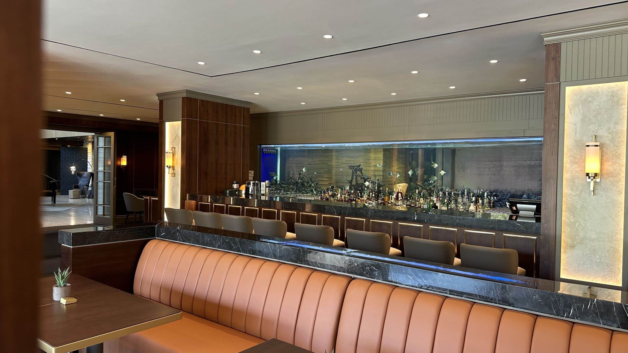 8 / 10 Hyatt Centric Levent Istanbul Gold Bar Aquarium