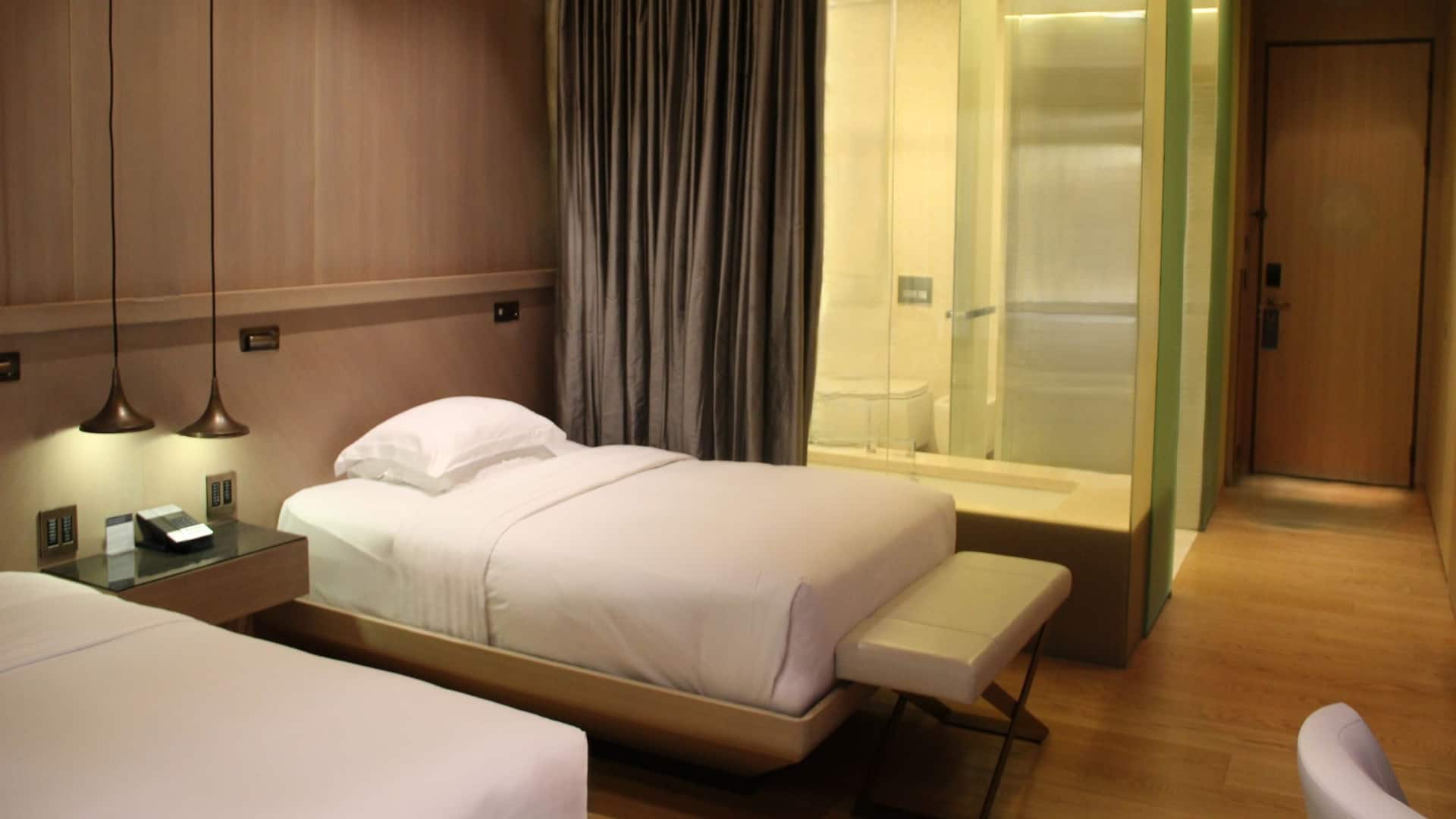 5 / 5 Hyatt Centric Levent Istanbul Deluxe Twin Room Bed