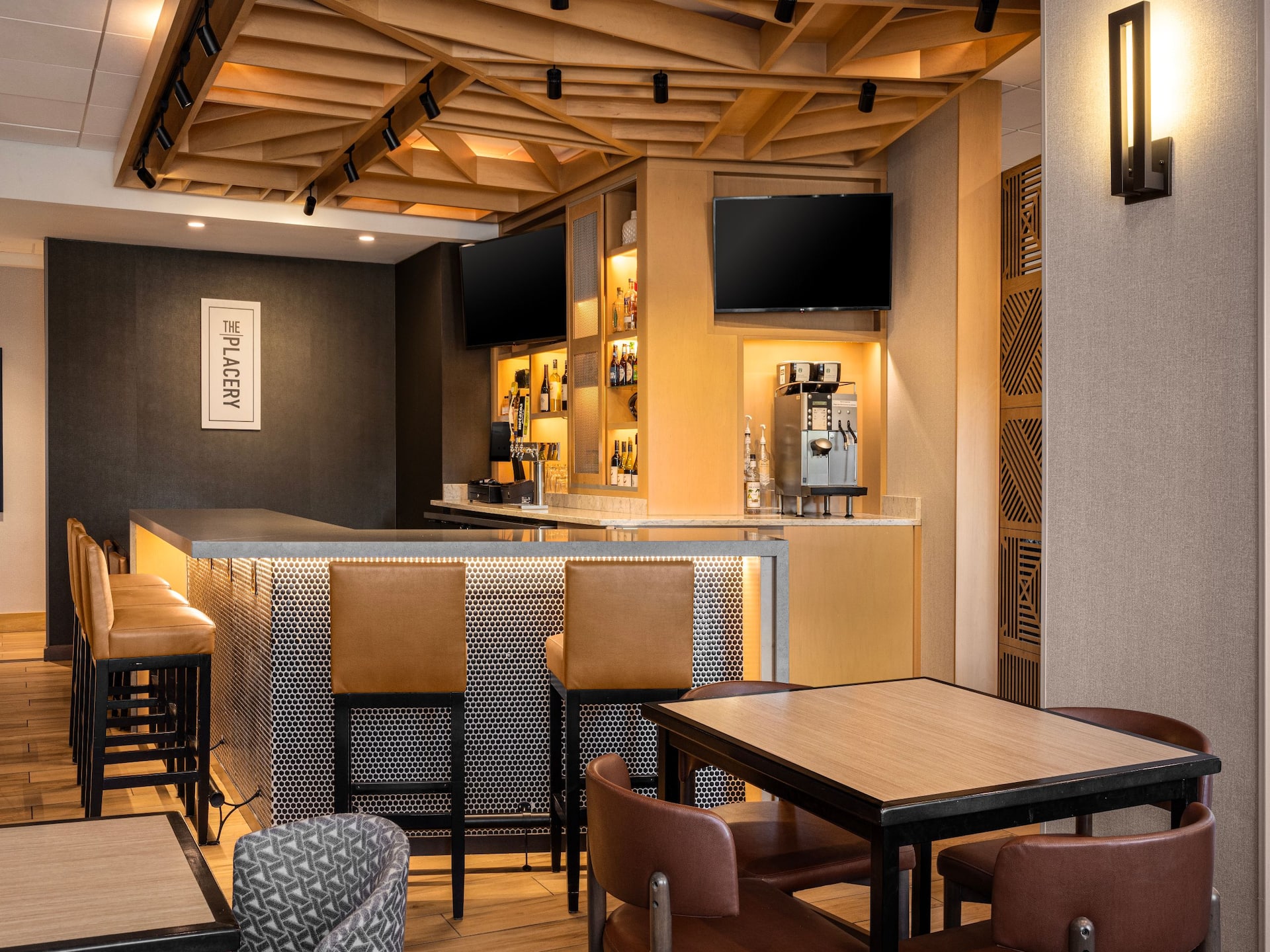 Hyatt Place Indianapolis Airport Placery Bar