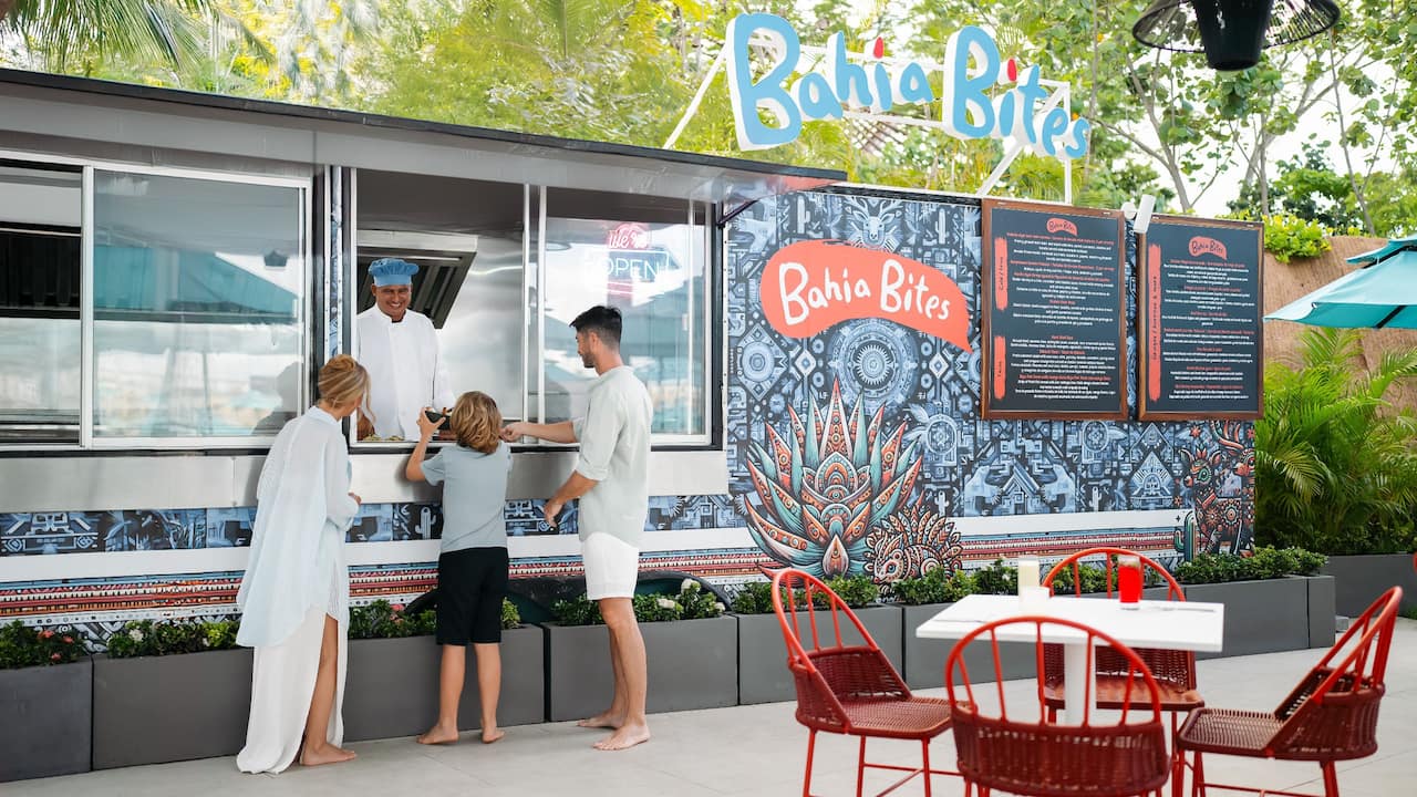 Family Bahia Bites Lifestyle