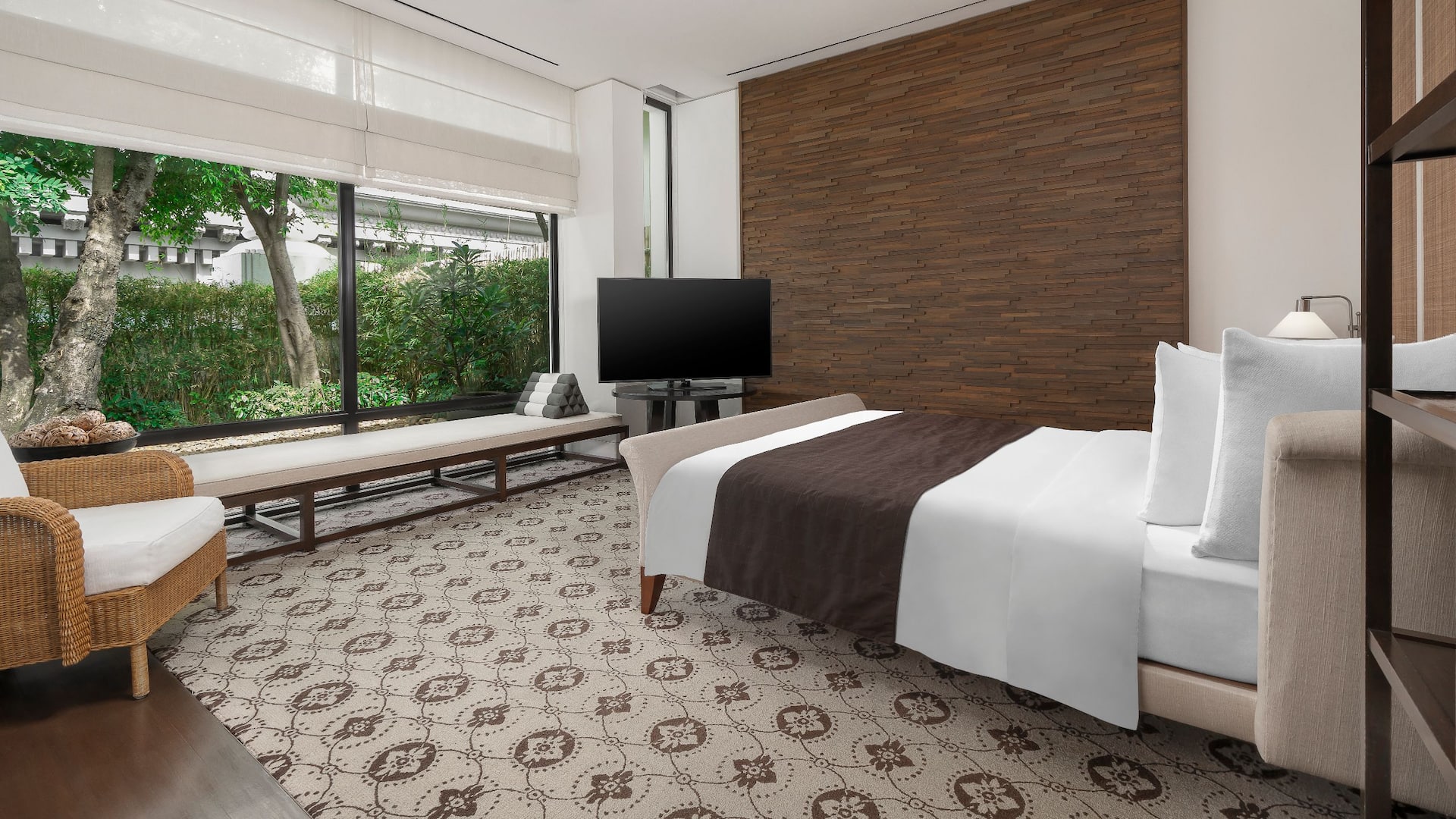 Grand Hyatt Erawan Bangkok Garden Villa King Bedroom