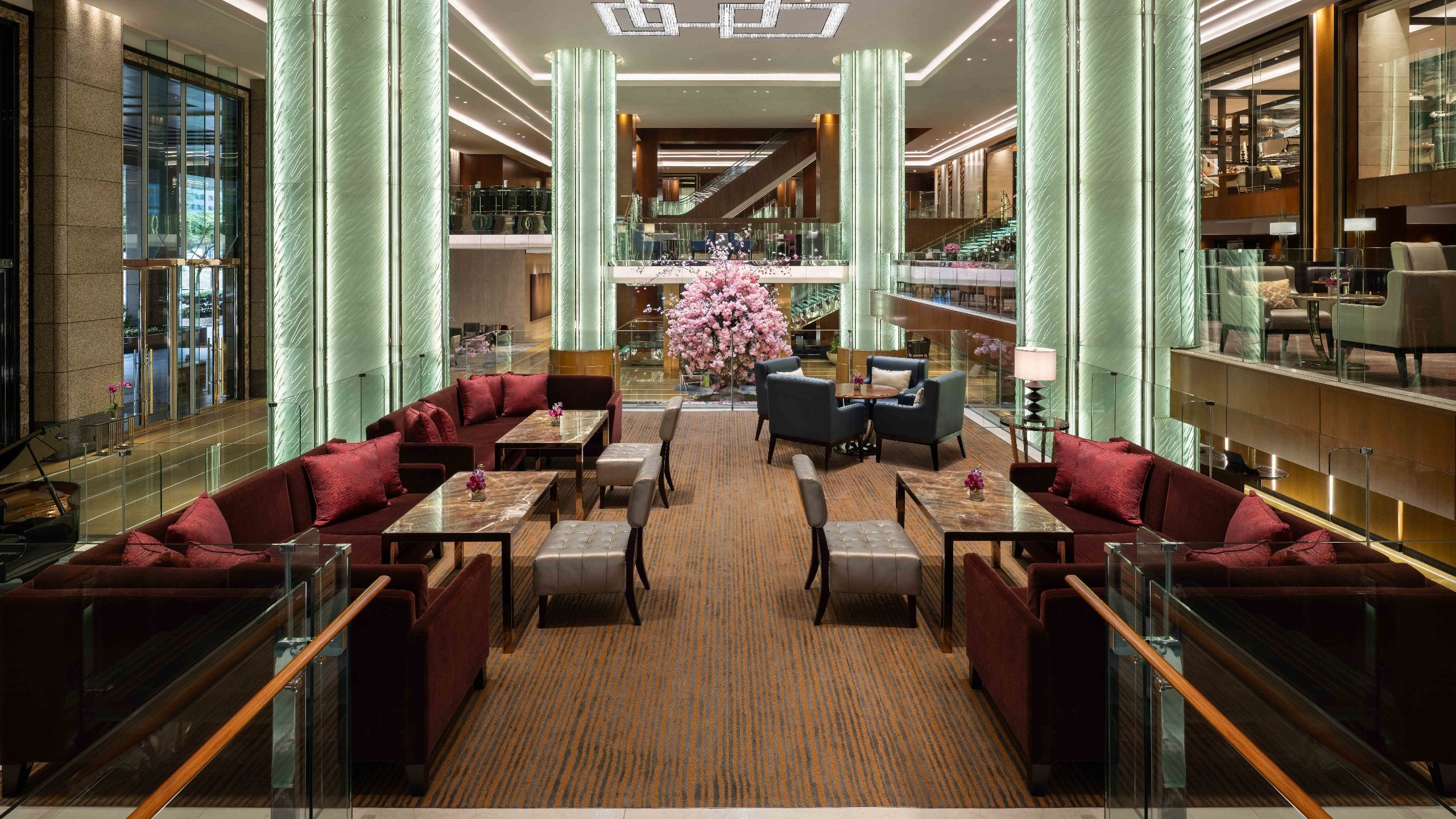 Grand Hyatt Manila The Lounge