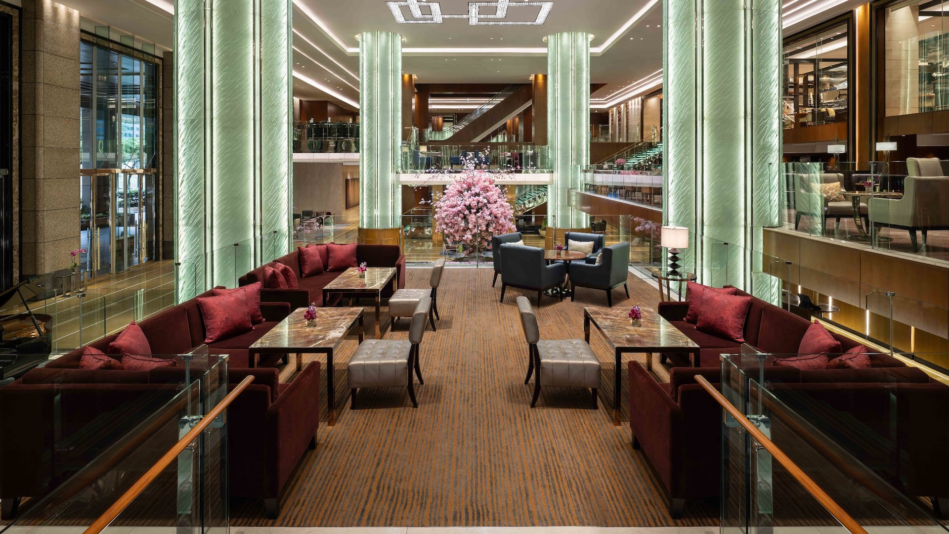 Grand Hyatt Manila The Lounge