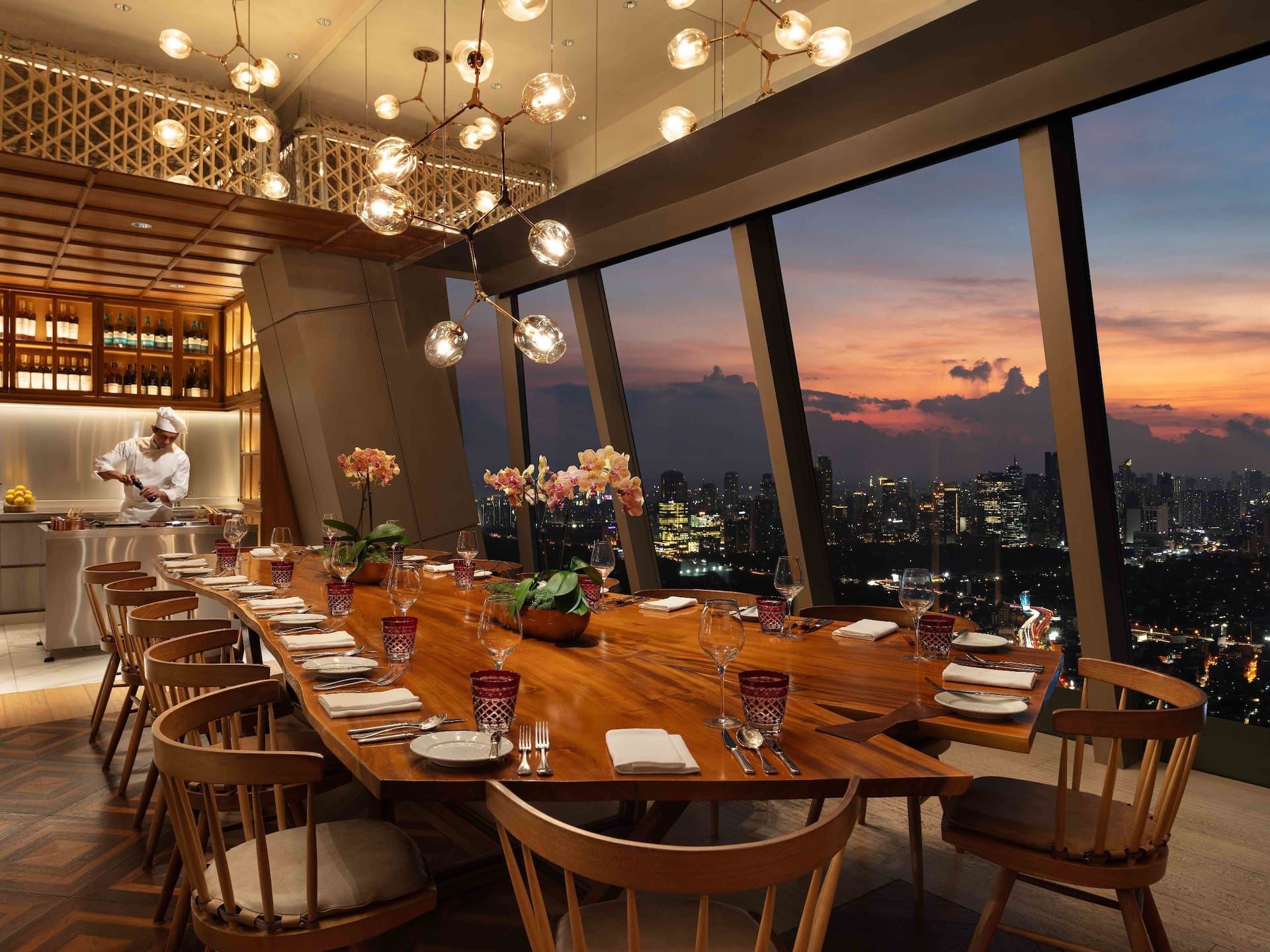 Grand Hyatt Manila The Peak Whiskey Room Dusk View