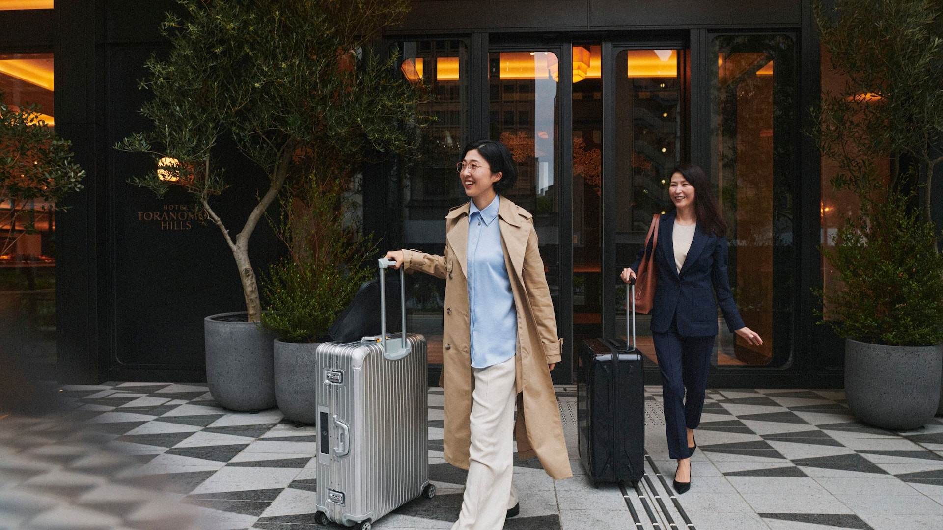 Tokyo Lobby Exterior Women Trench Coat Luggage
