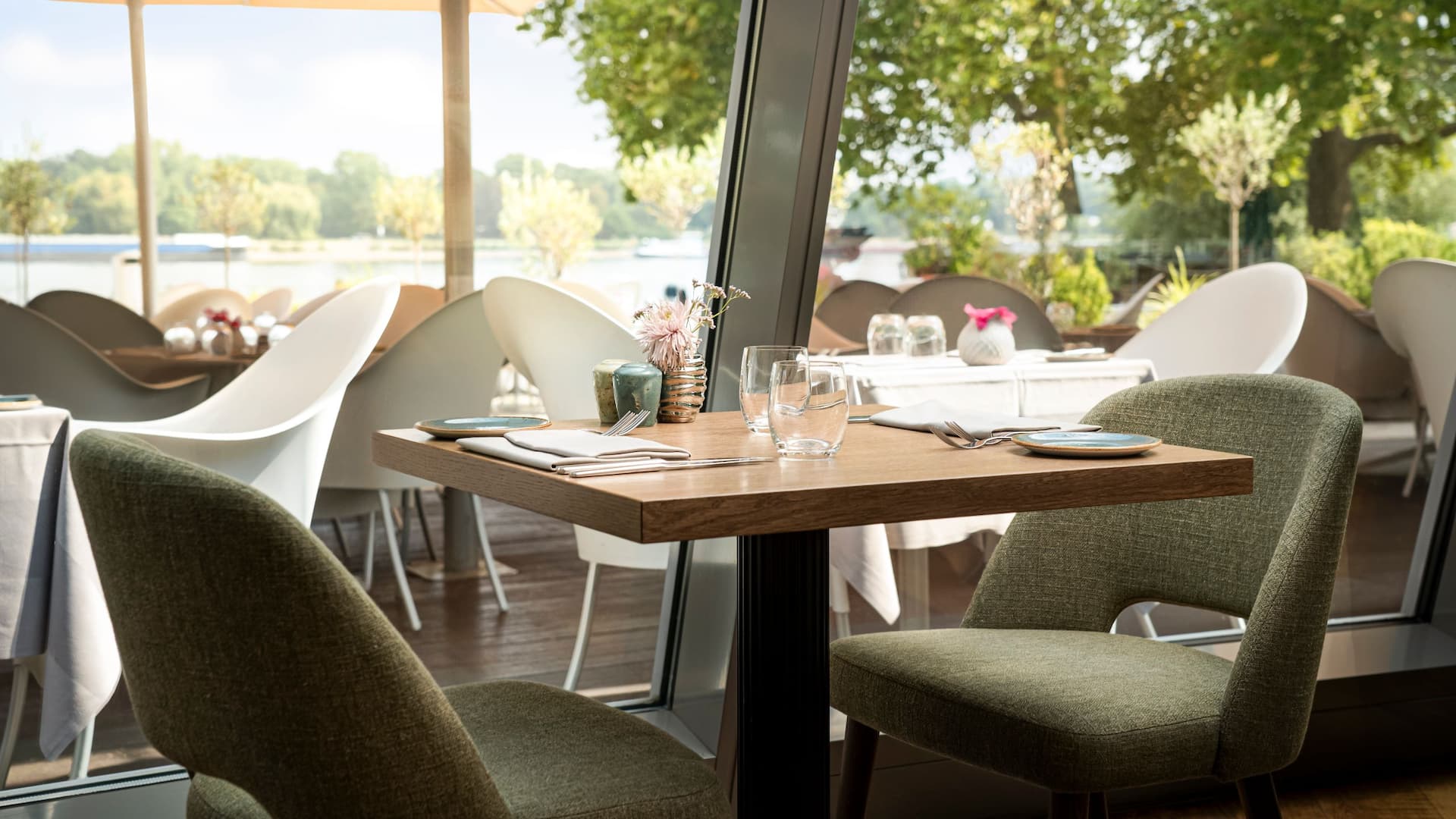 Hyatt Regency Mainz Bellpepper Restaurant Set Table With Terrace View