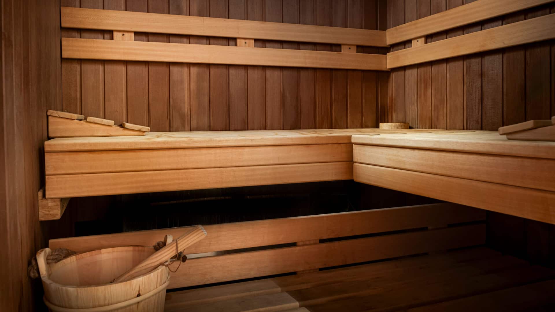 7 de 8 Private Sauna in der Präsidentensuite des Hyatt Regency Mainz Hotels.