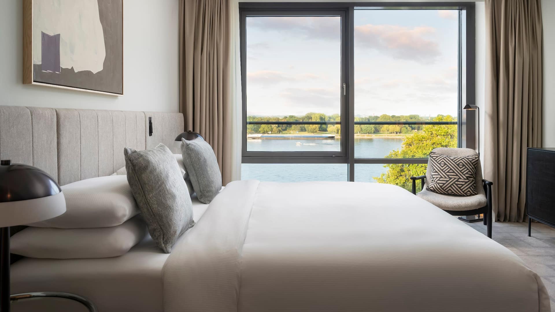 Hyatt Regency Mainz Regency Suite Bedroom With Rhine View