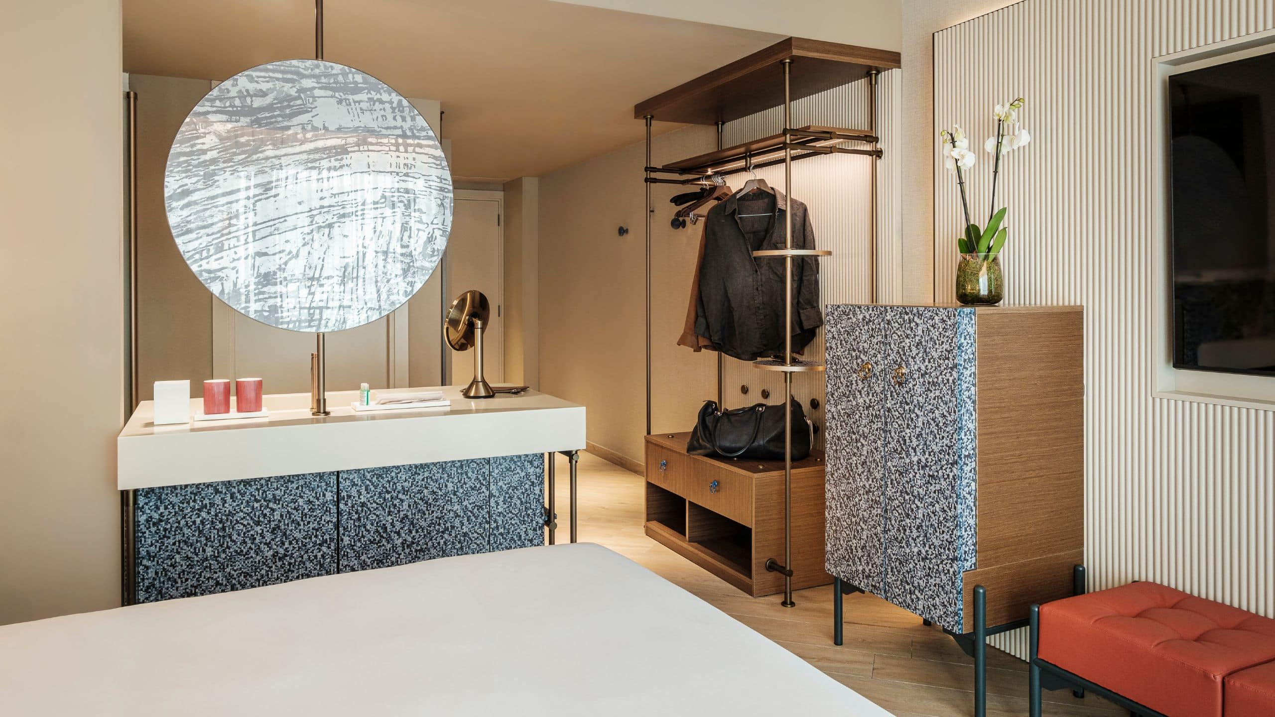 4/5 Hyatt Centric Malta King Deluxe Guestroom Closet