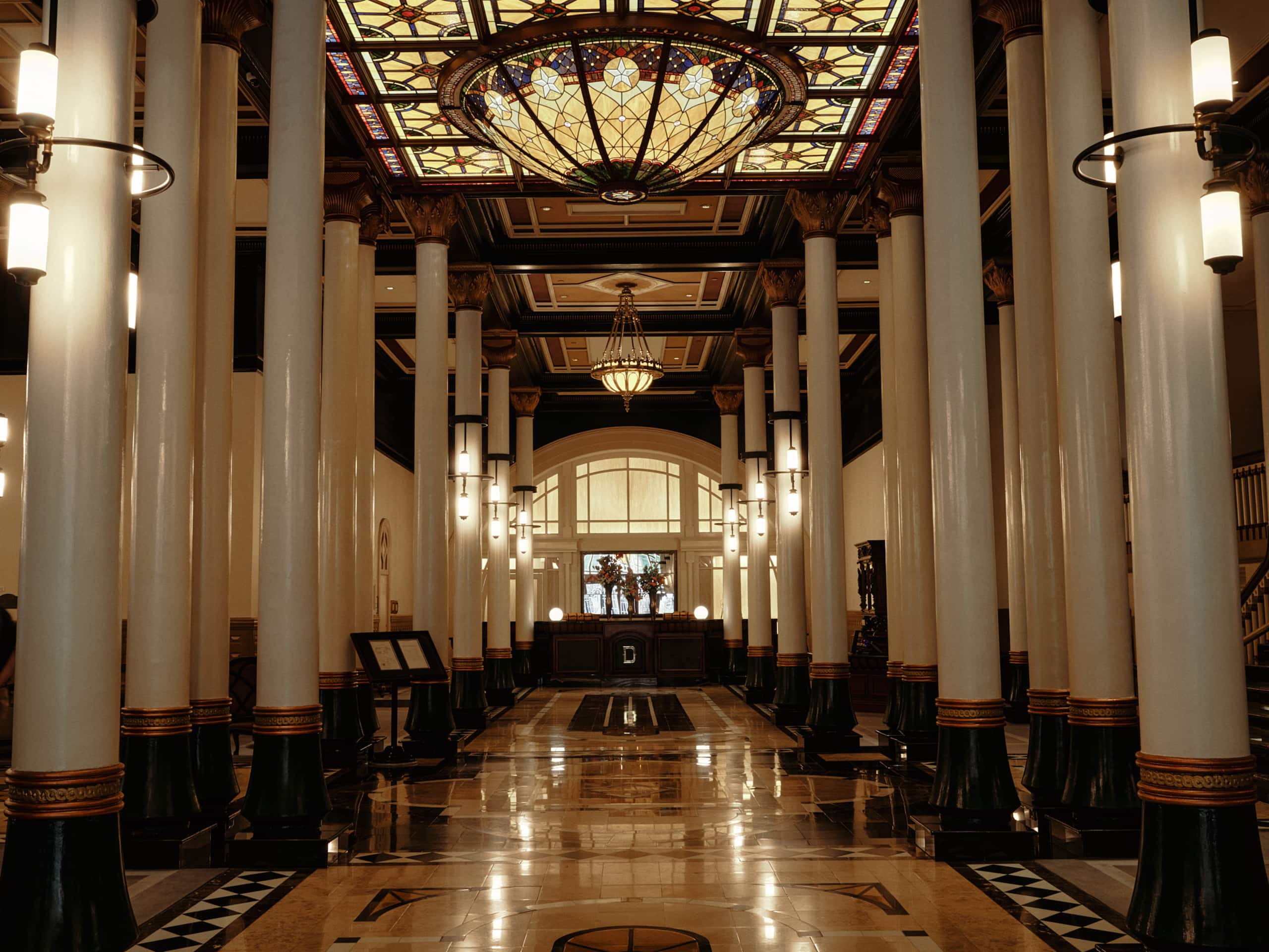 Luxury 6th Street Hotel In Downtown Austin