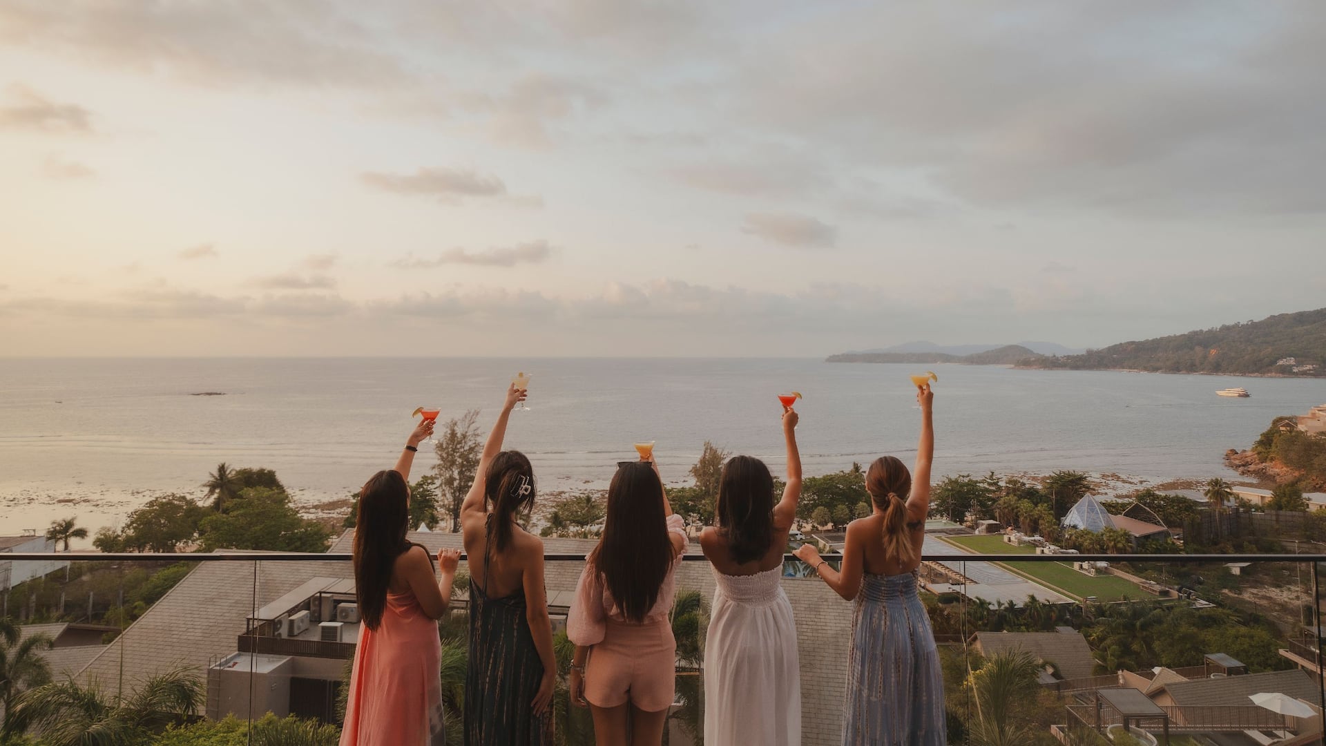 Hyatt Regency Phuket Resort Casa Boho Chicas Night