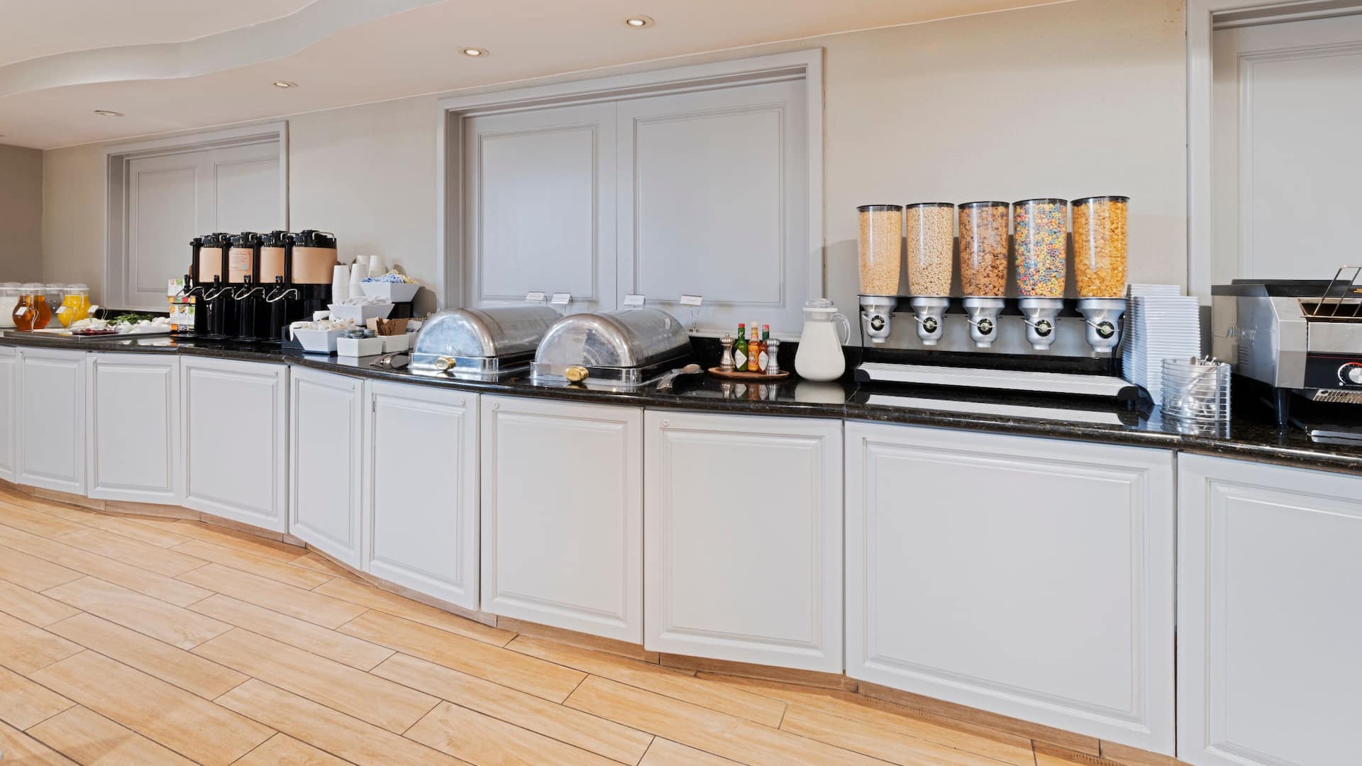 Hyatt House Parsippany-East Breakfast Seating Setup