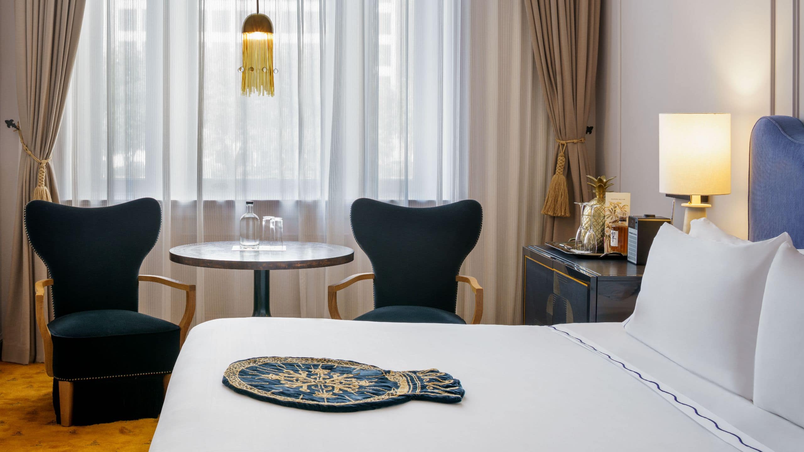 Maison Métier King Bedside Seating