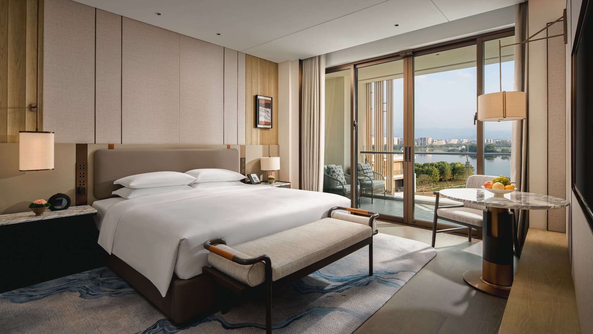 Hyatt Regency Huangshan Hengjiangwan Deluxe Suite Bedroom