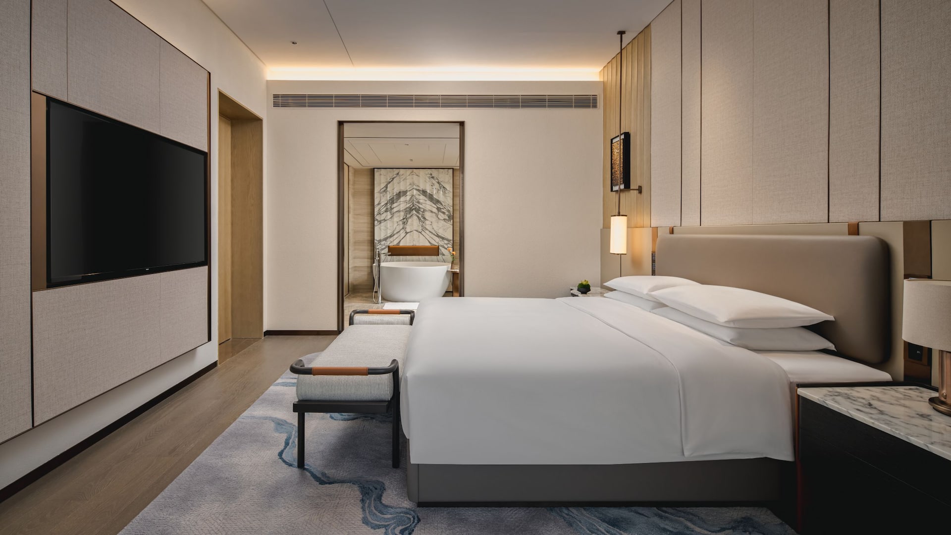 Hyatt Regency Huangshan Hengjiangwan Diplomatic Suite Bedroom
