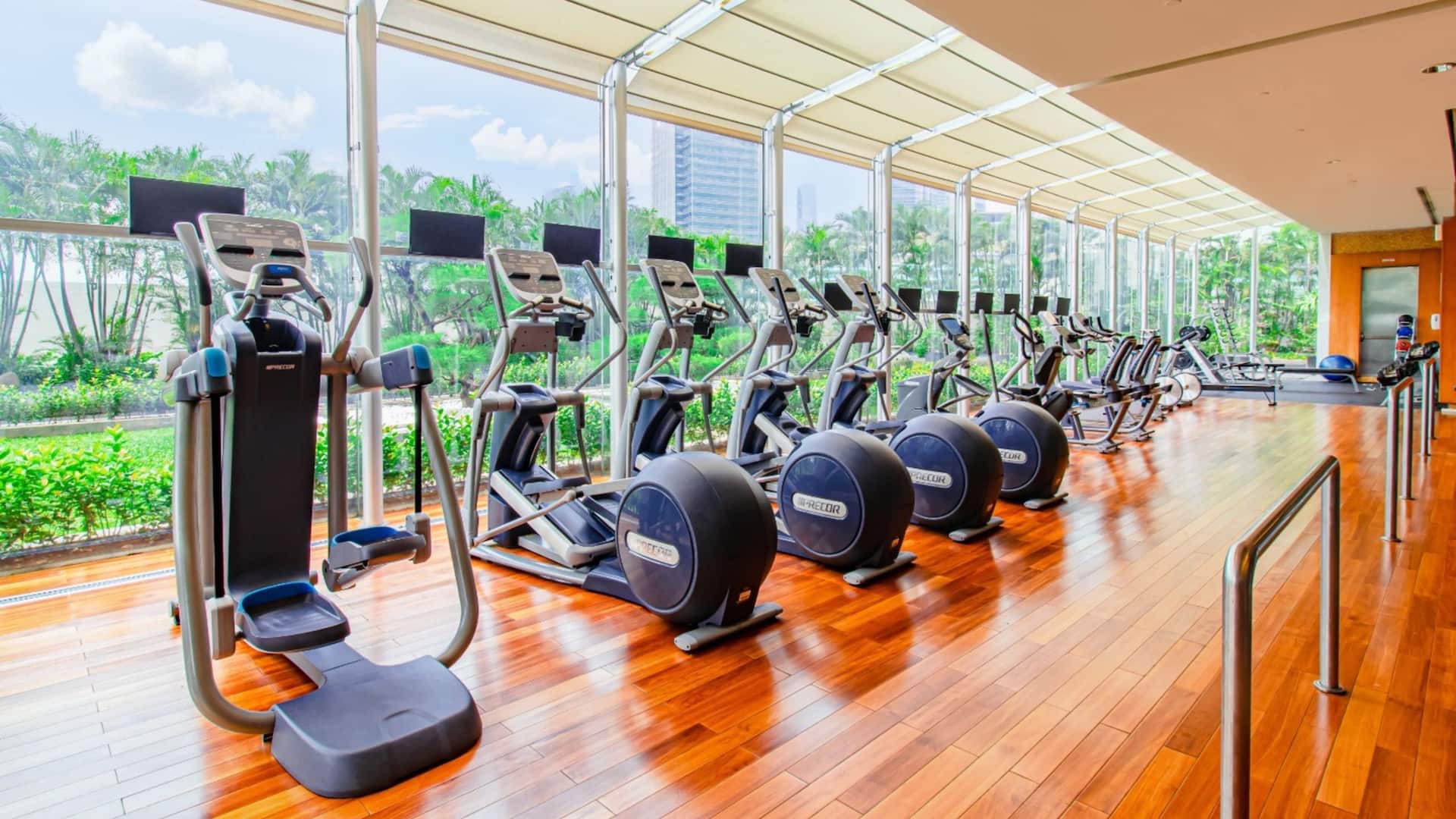 Grand Hyatt Jakarta Club Olympus Treadmills