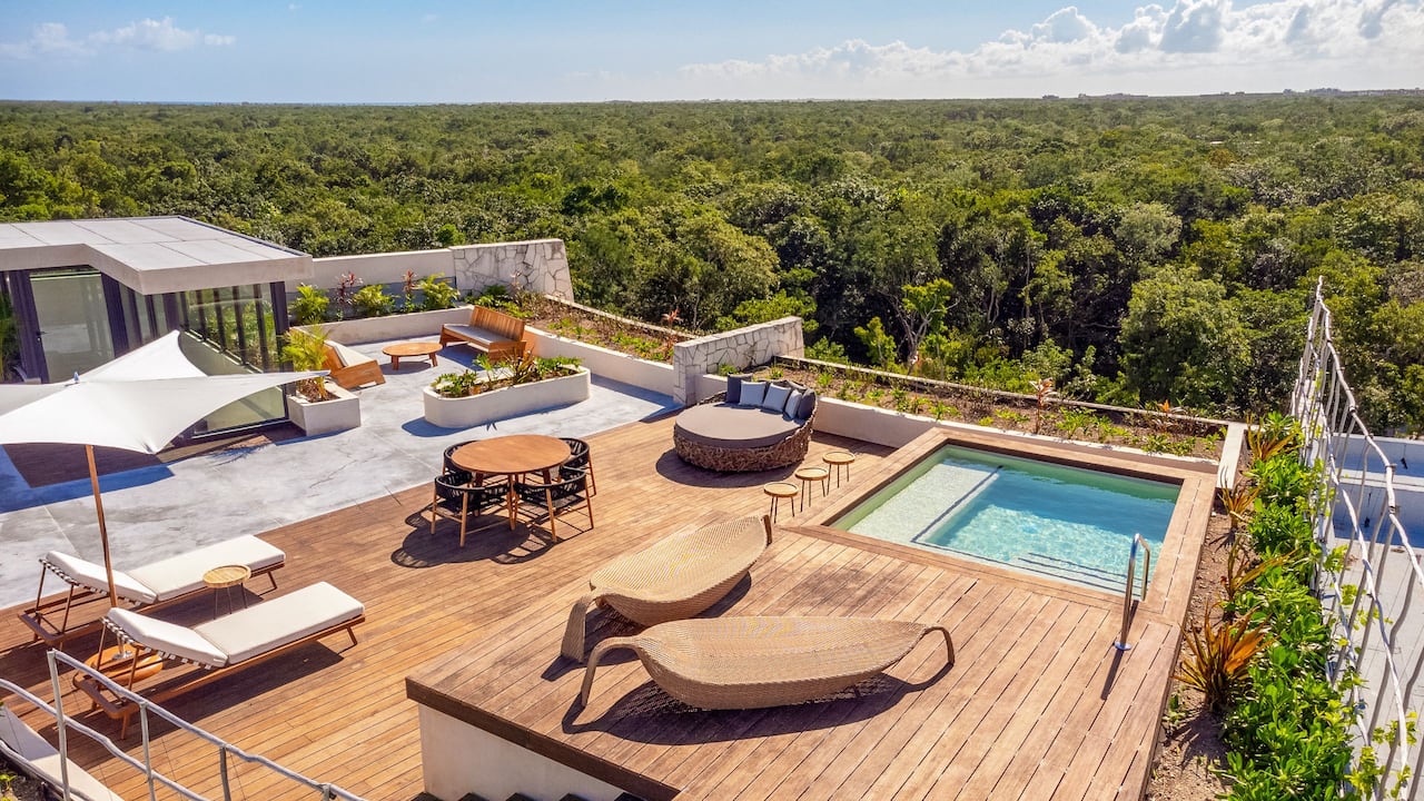 Preferred Club Master Suite Plunge Pool Rooftop
