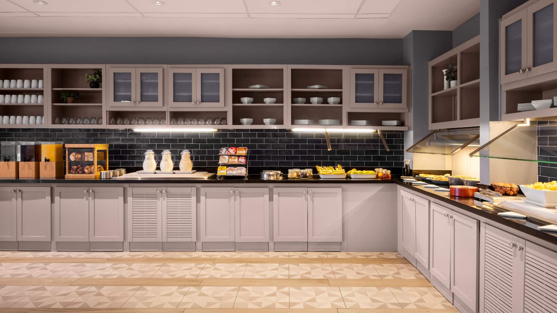 Hyatt Place Kansas City/Overland Park/Convention Center Breakfast Bar Lobby