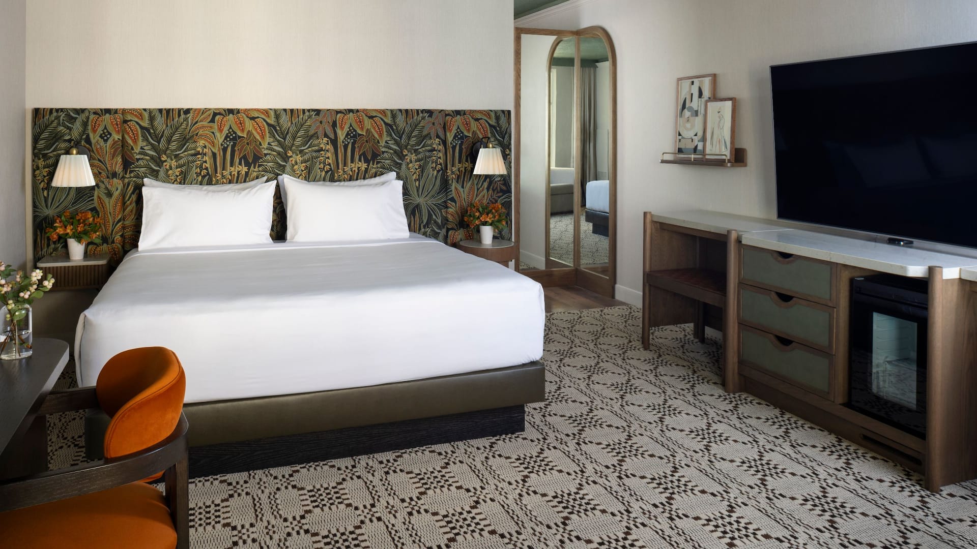 1/2 Hyatt Regency Greenwich King Bed