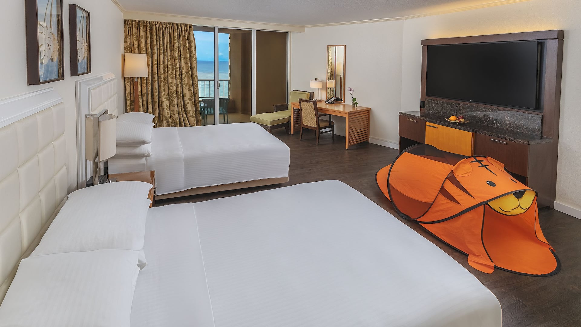 Hyatt Regency Guam Two Twin Bed Family Club Access
