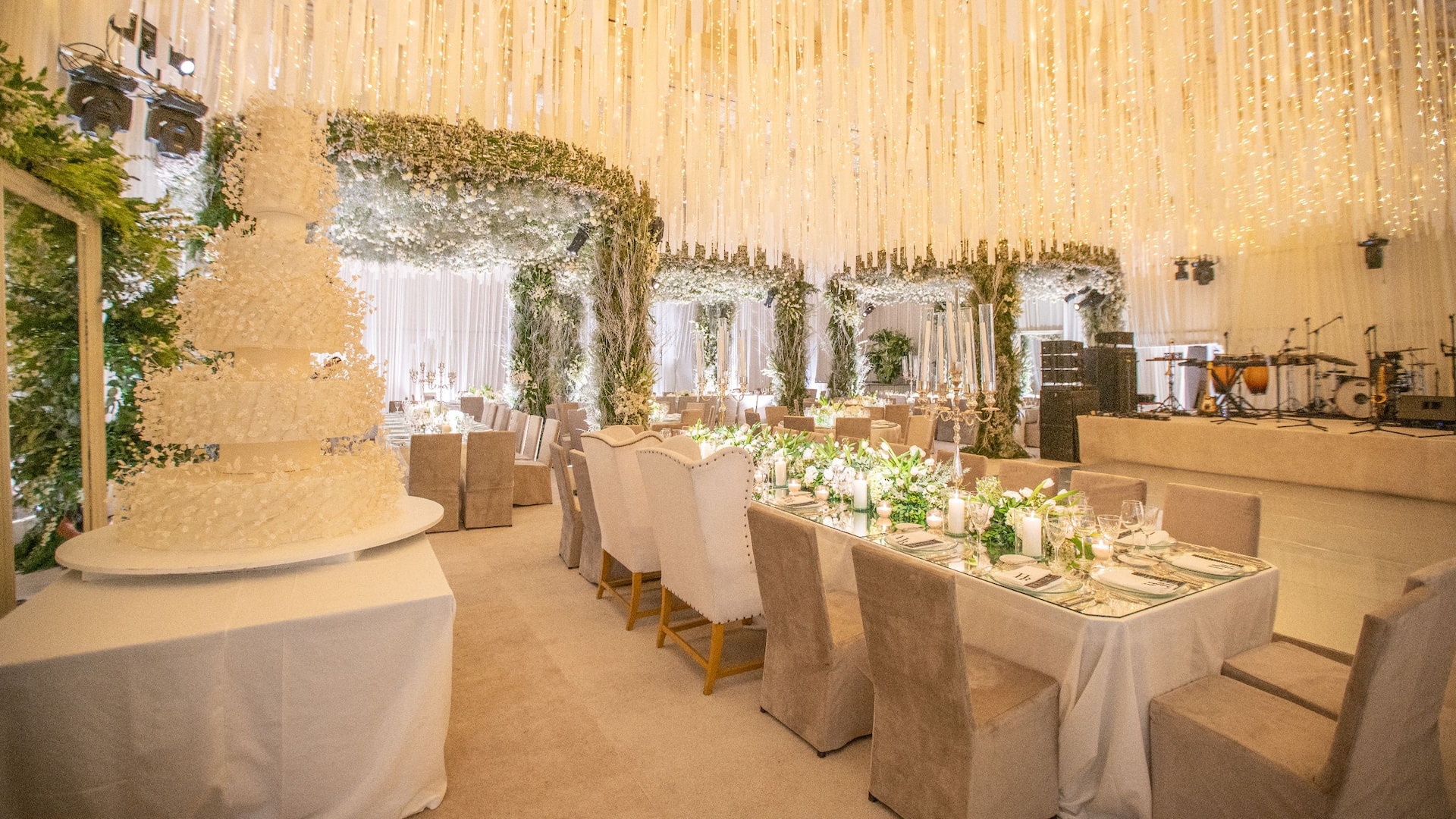 5 de 8 Hyatt Regency Andares Guadalajara Events Wedding Head Table Setup With Cake