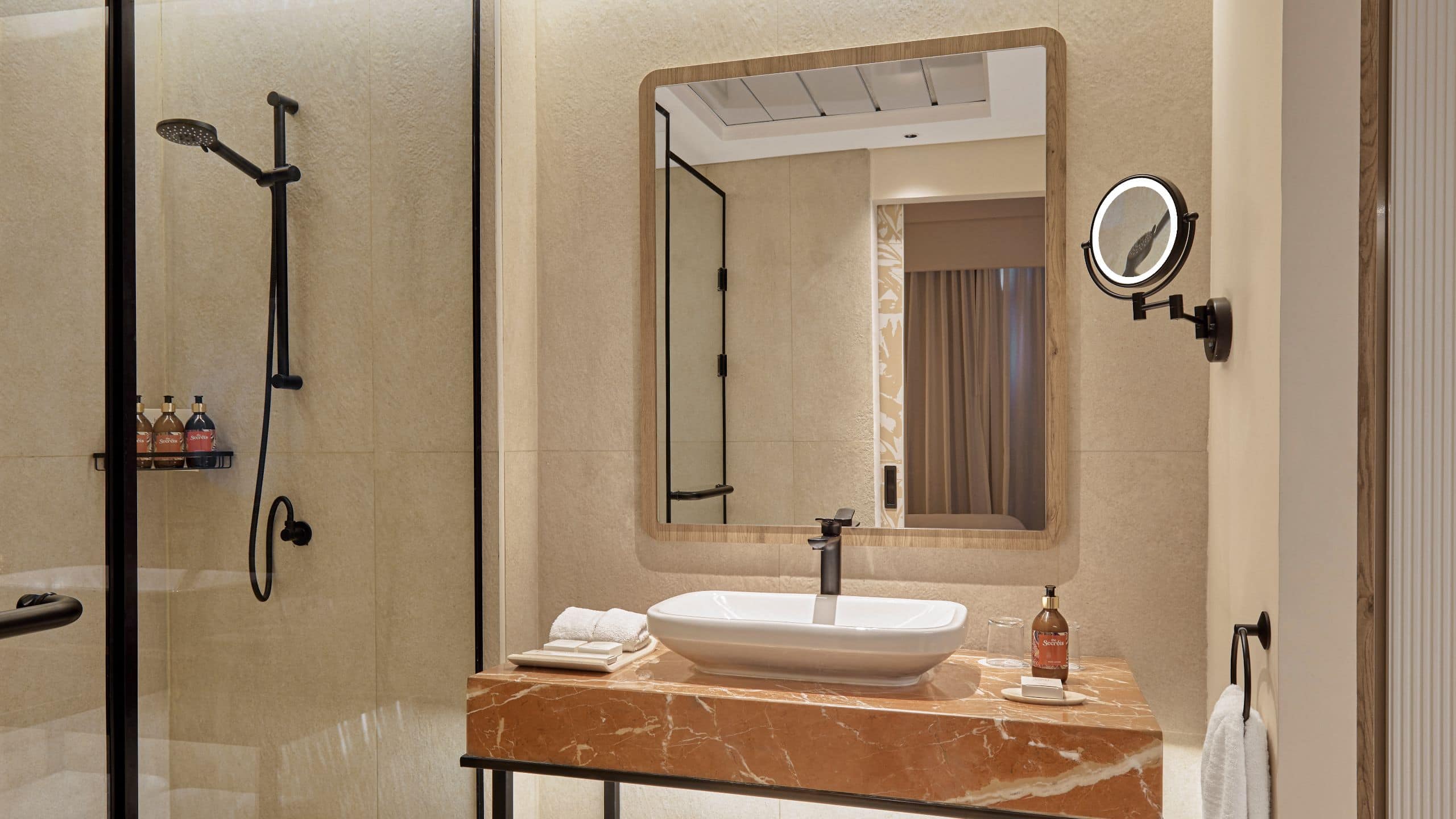 第 5，共 6 Hyatt Centric Cairo West Suite Deluxe Bathroom