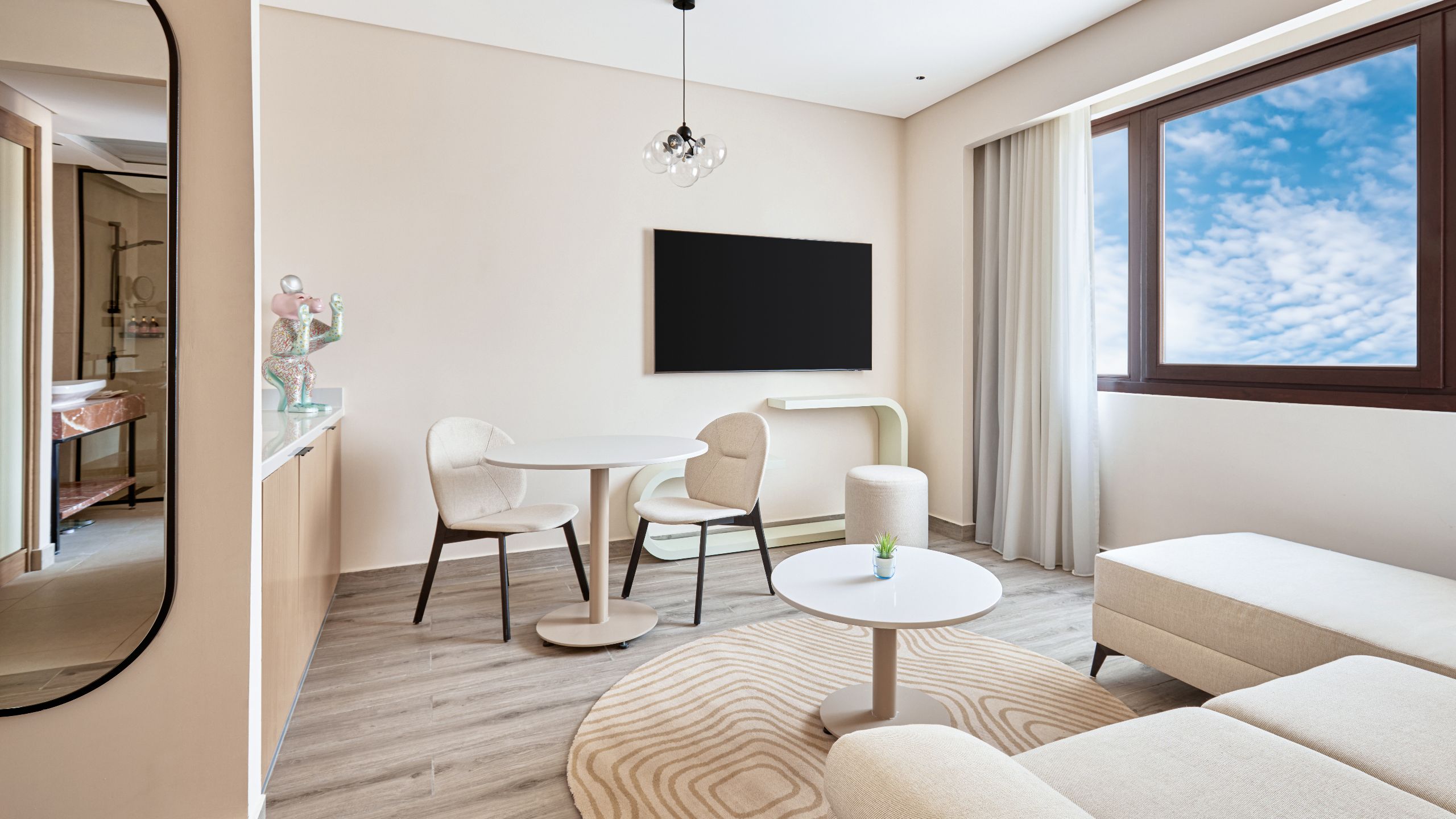 第 2，共 6 Hyatt Centric Cairo West Suite Deluxe Living Area