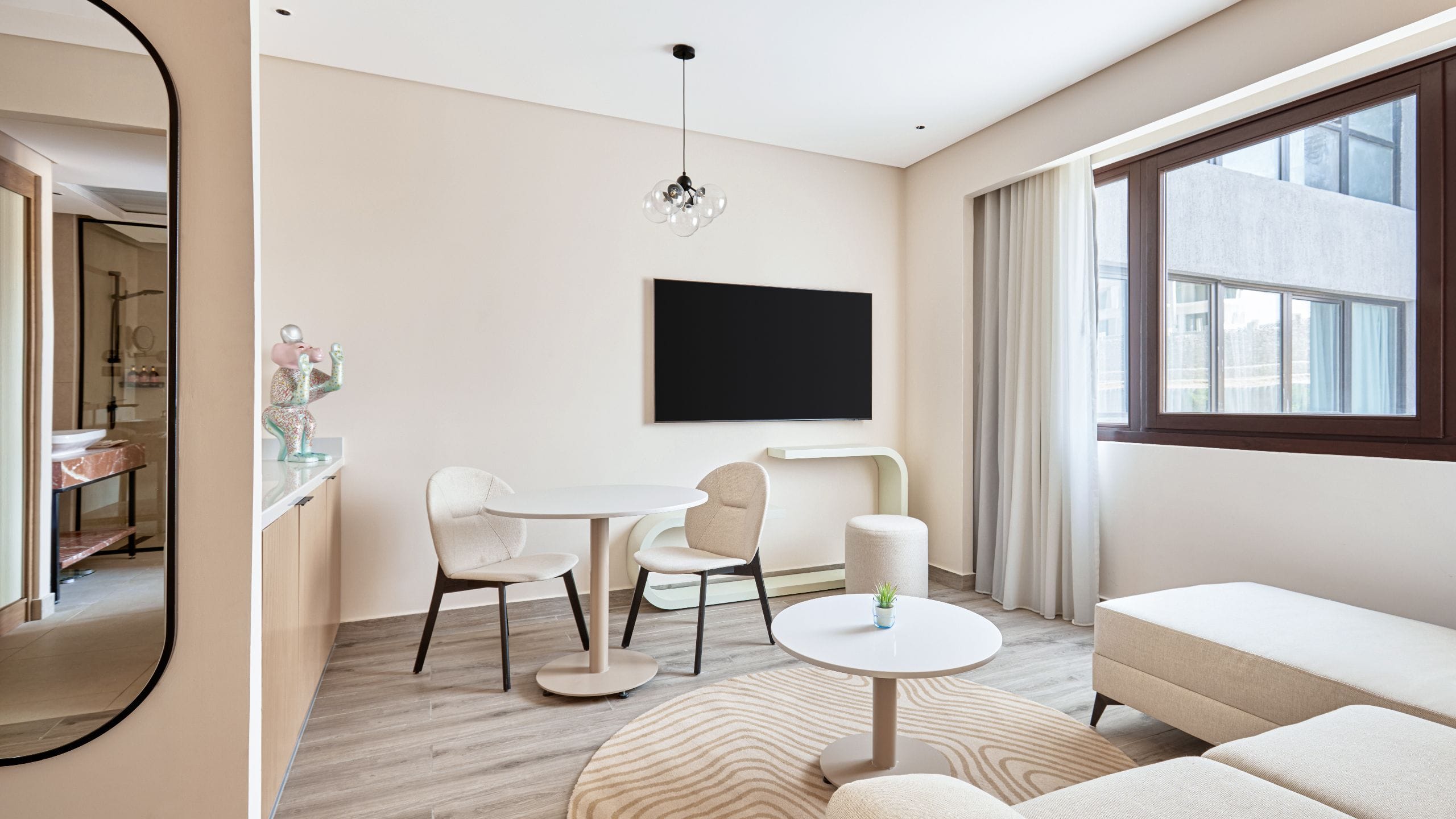 第 3，共 6 Hyatt Centric Cairo West Suite Deluxe Living Area