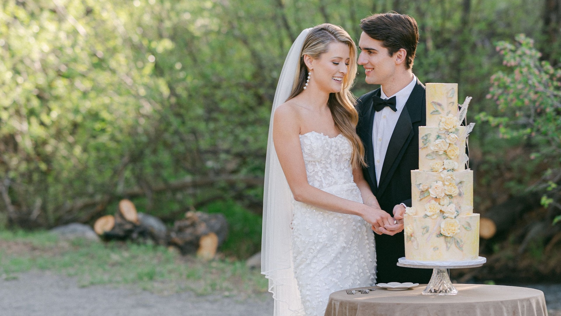 Hyatt Regency Lake Tahoe Resort, Spa and Casino Wedding Couple With Cake