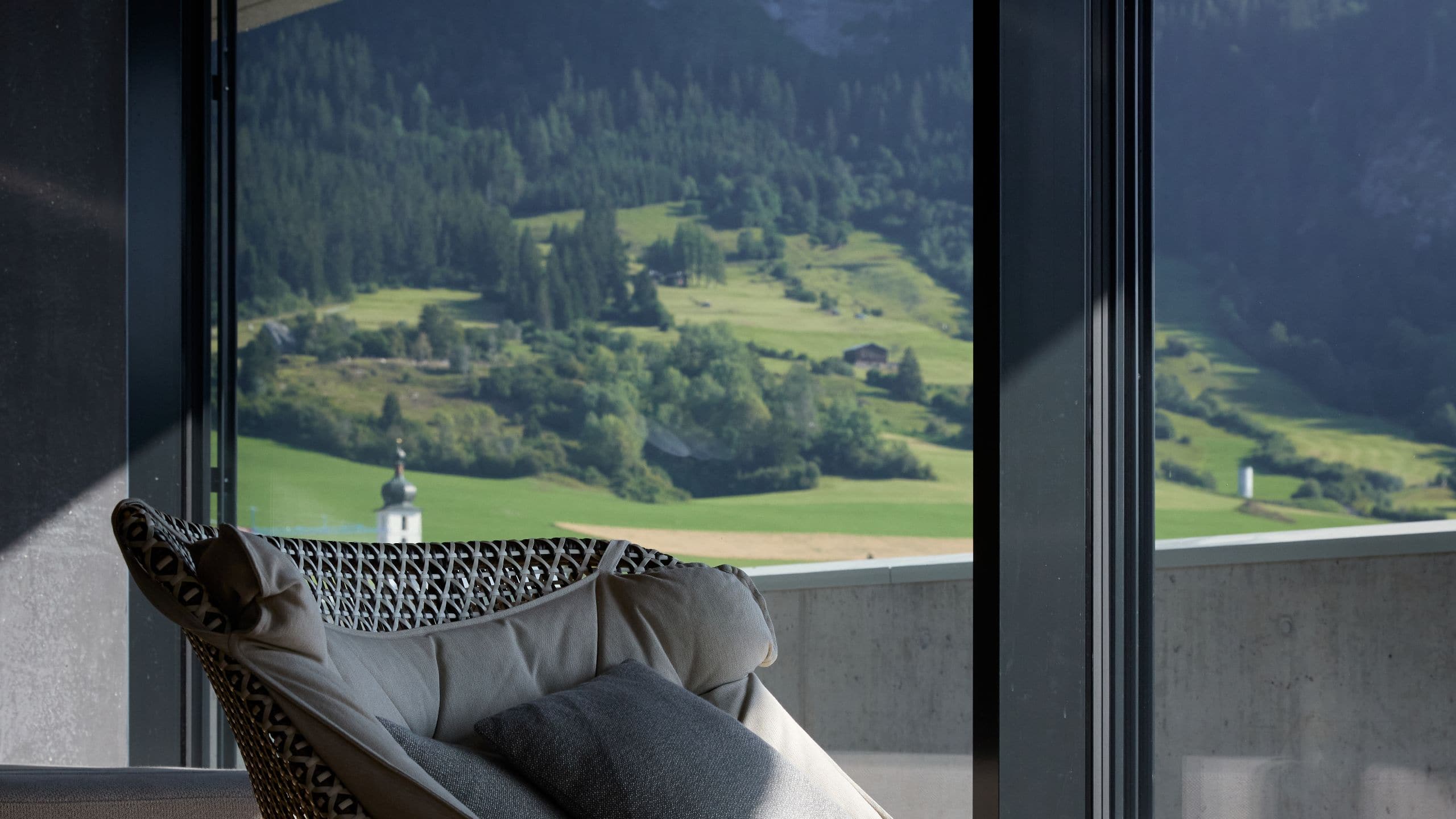 me and all hotel flims Relaxation Room Sofa