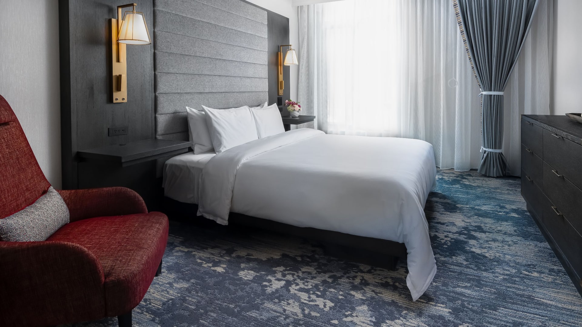 Grand Hyatt Deer Valley Accessible King Bedroom Sheers