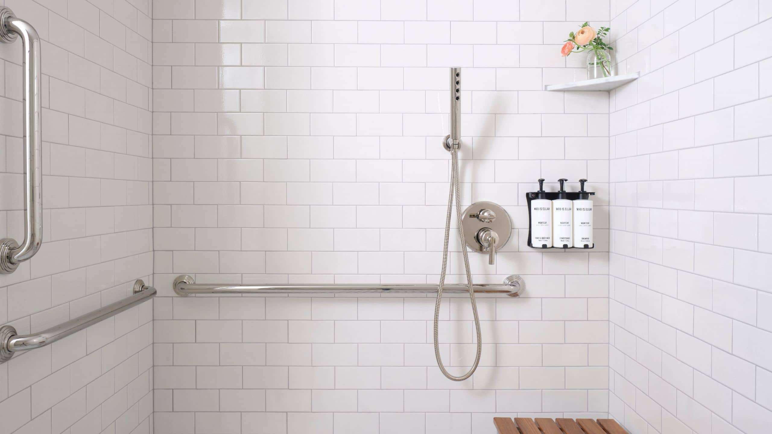 4/8 The Bellevue Hotel Ada Shower