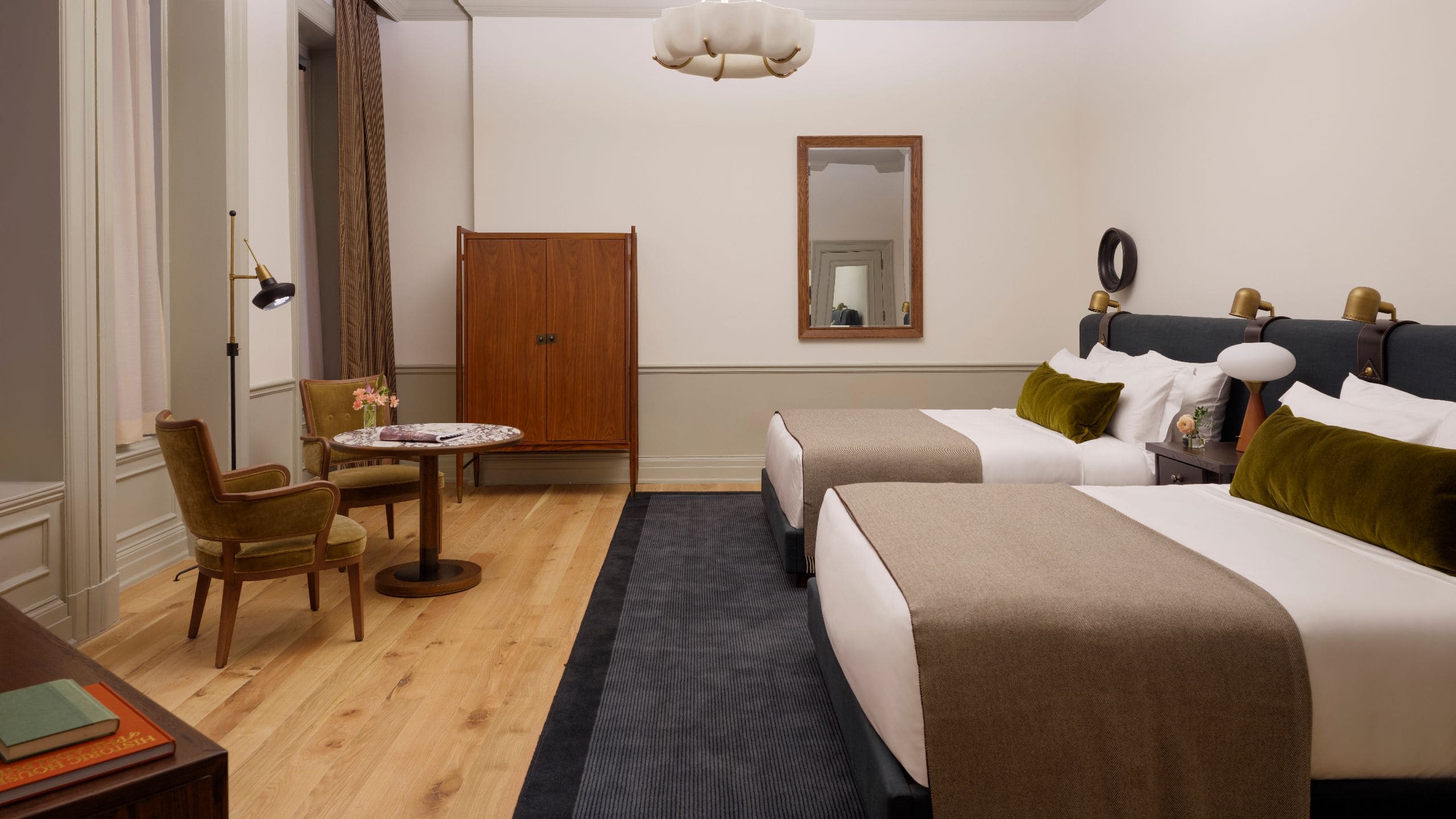 3/5 The Bellevue Hotel Two Queen Beds