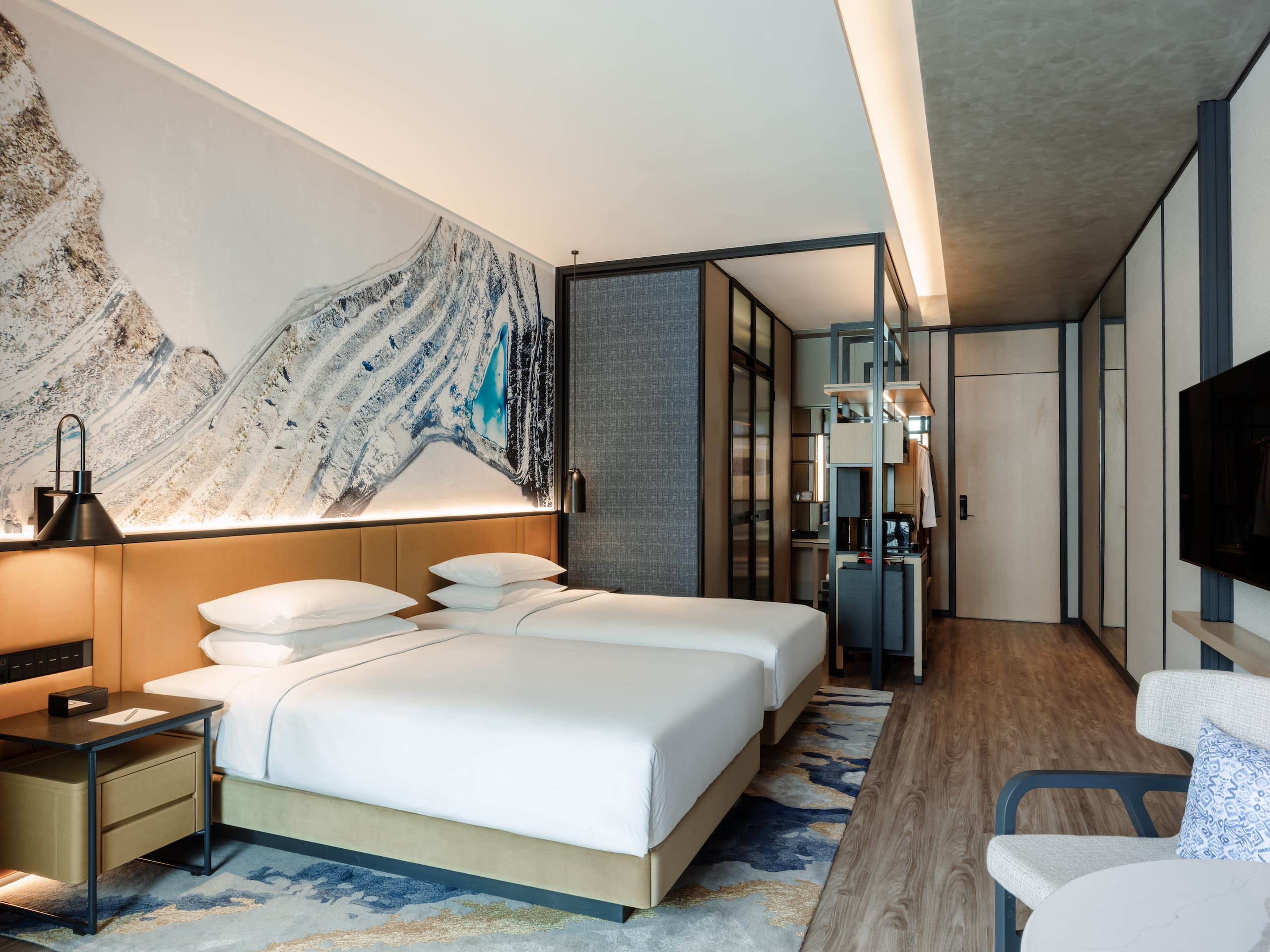 1 из 2 Hyatt Centric City Centre Kuala Lumpur Twin Beds Guest Bedroom