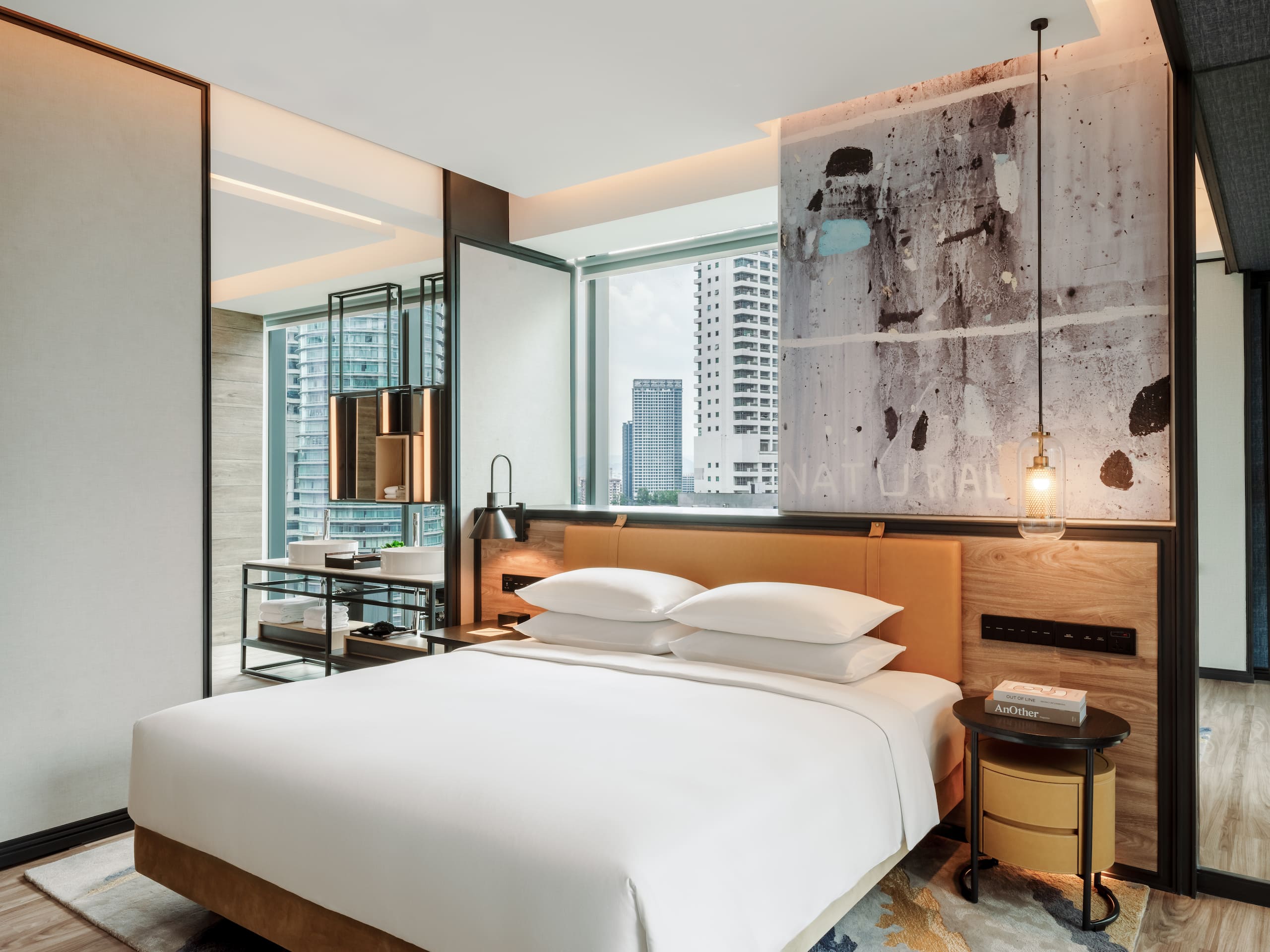 1 из 4 Hyatt Centric City Centre Kuala Lumpur King Suite Guest Bedroom